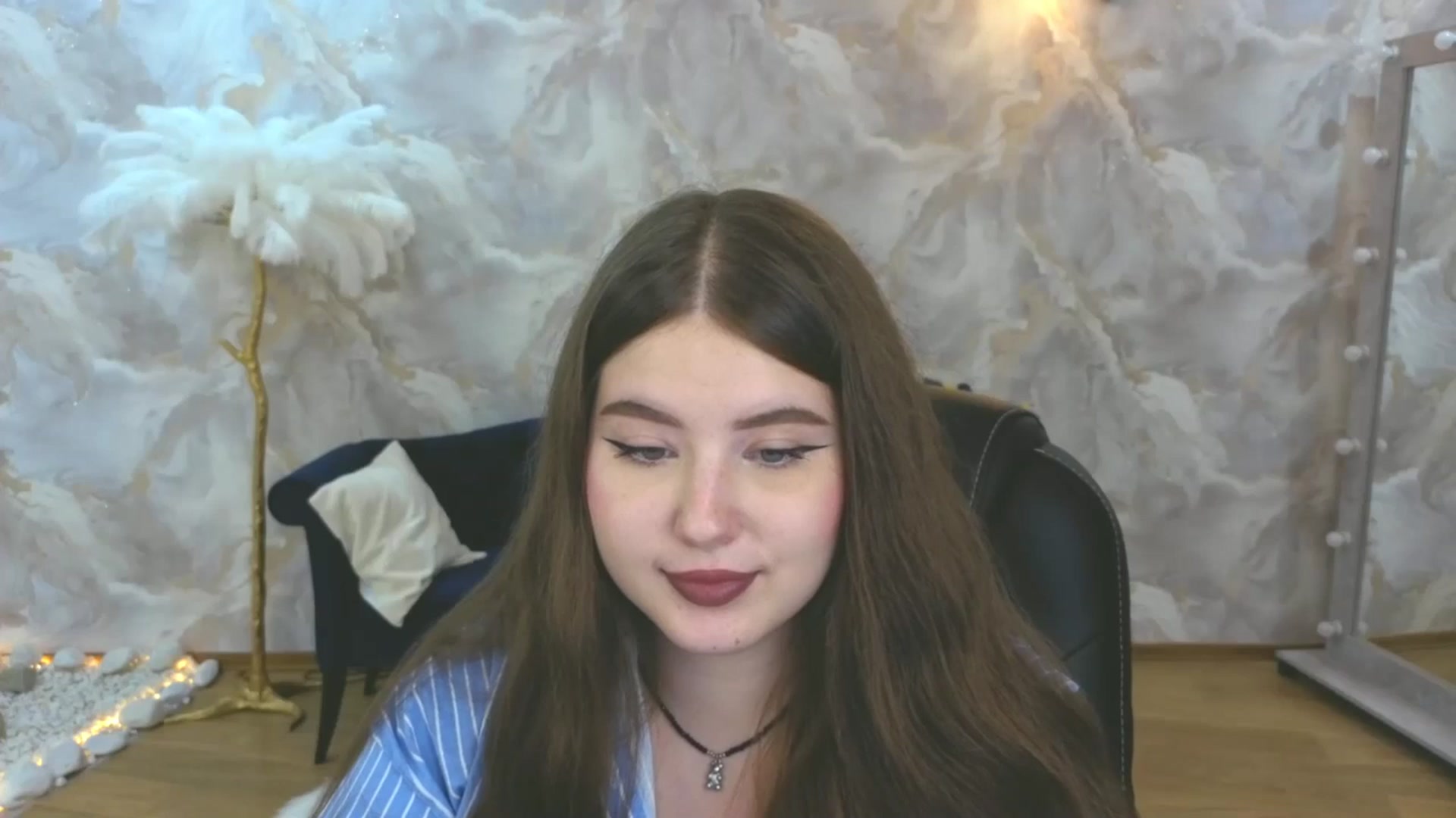 Gallery image thumbnail from AdmireMyEyes's myfreecams stream on, 09/21/2025, 22:54 image 15 of 20