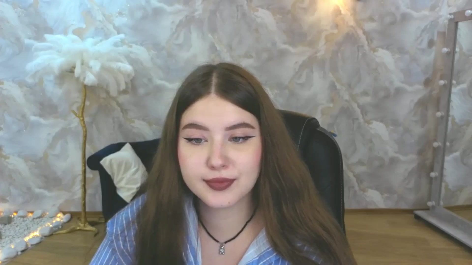 Gallery image thumbnail from AdmireMyEyes's myfreecams stream on, 09/21/2025, 22:54 image 9 of 20