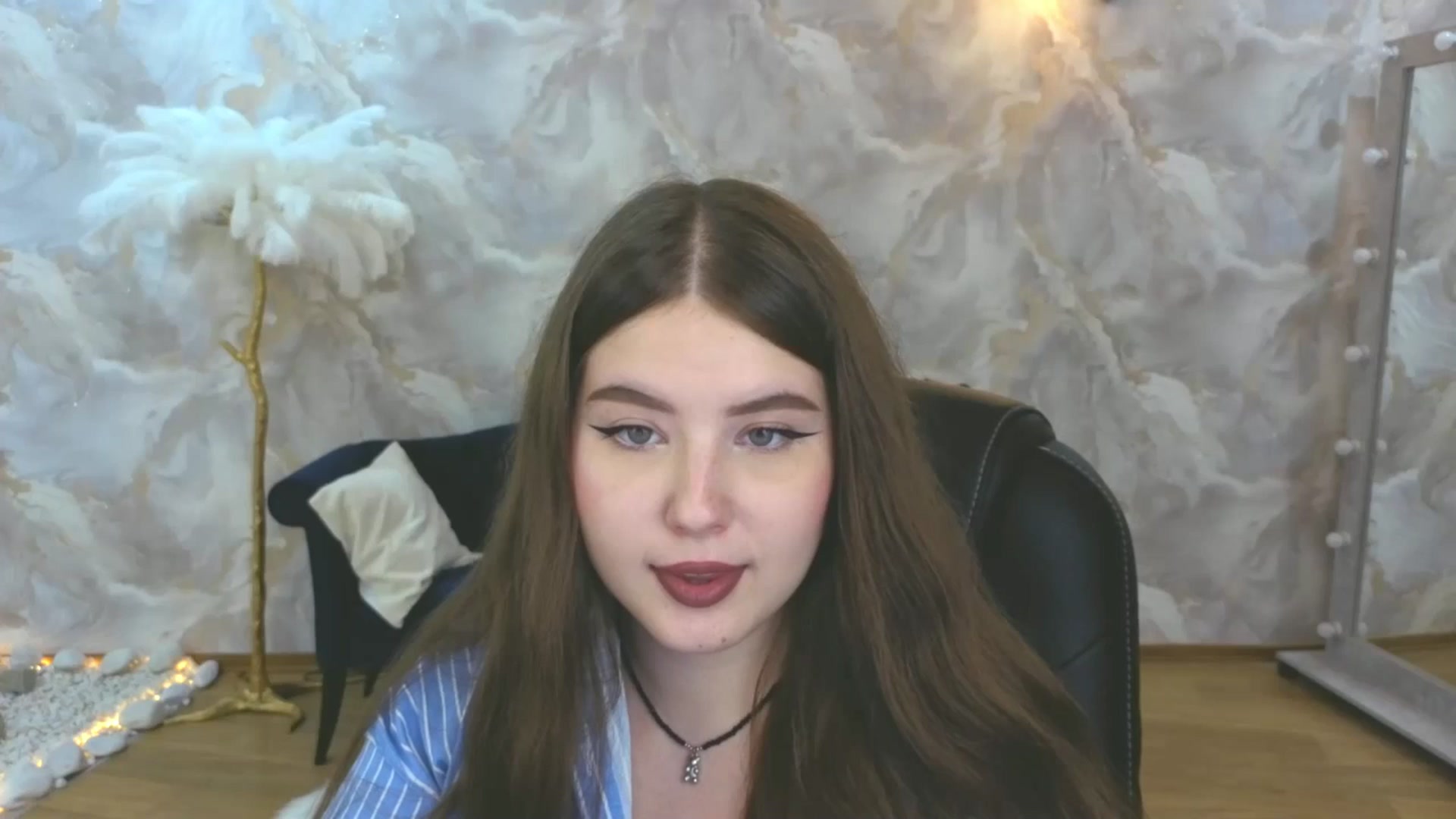 Gallery image thumbnail from AdmireMyEyes's myfreecams stream on, 09/21/2025, 22:54 image 12 of 20