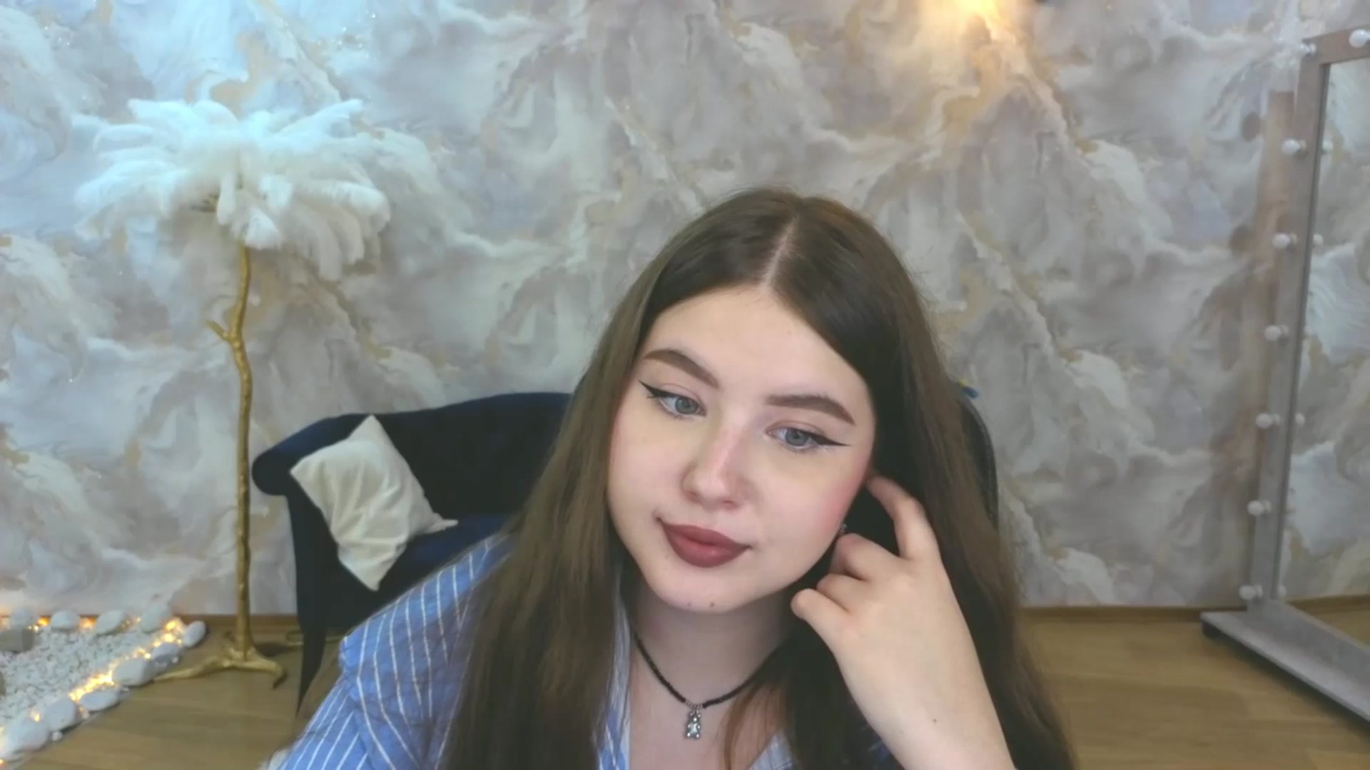 Gallery image thumbnail from AdmireMyEyes's myfreecams stream on, 09/21/2025, 22:54 image 7 of 20