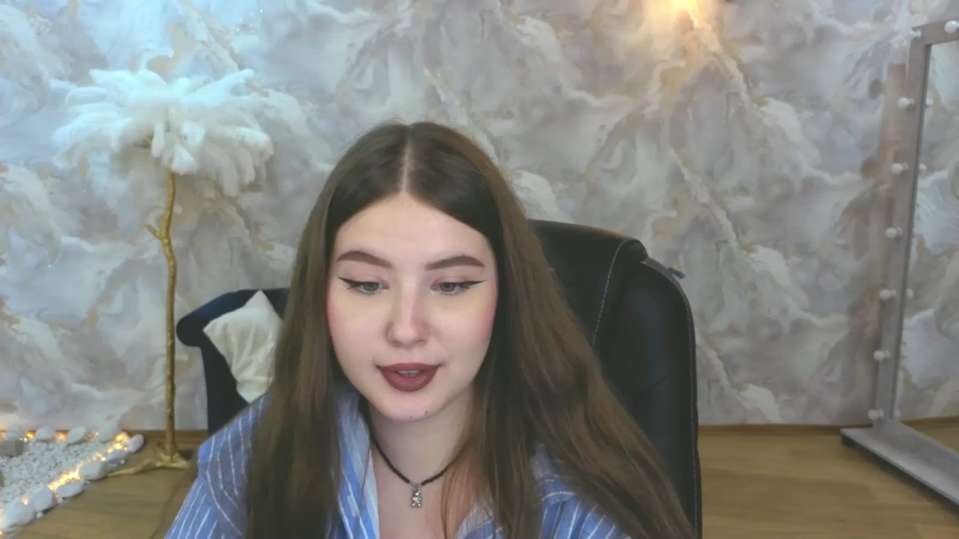 Gallery image thumbnail from AdmireMyEyes's myfreecams stream on, 09/21/2025, 22:54 image 6 of 20