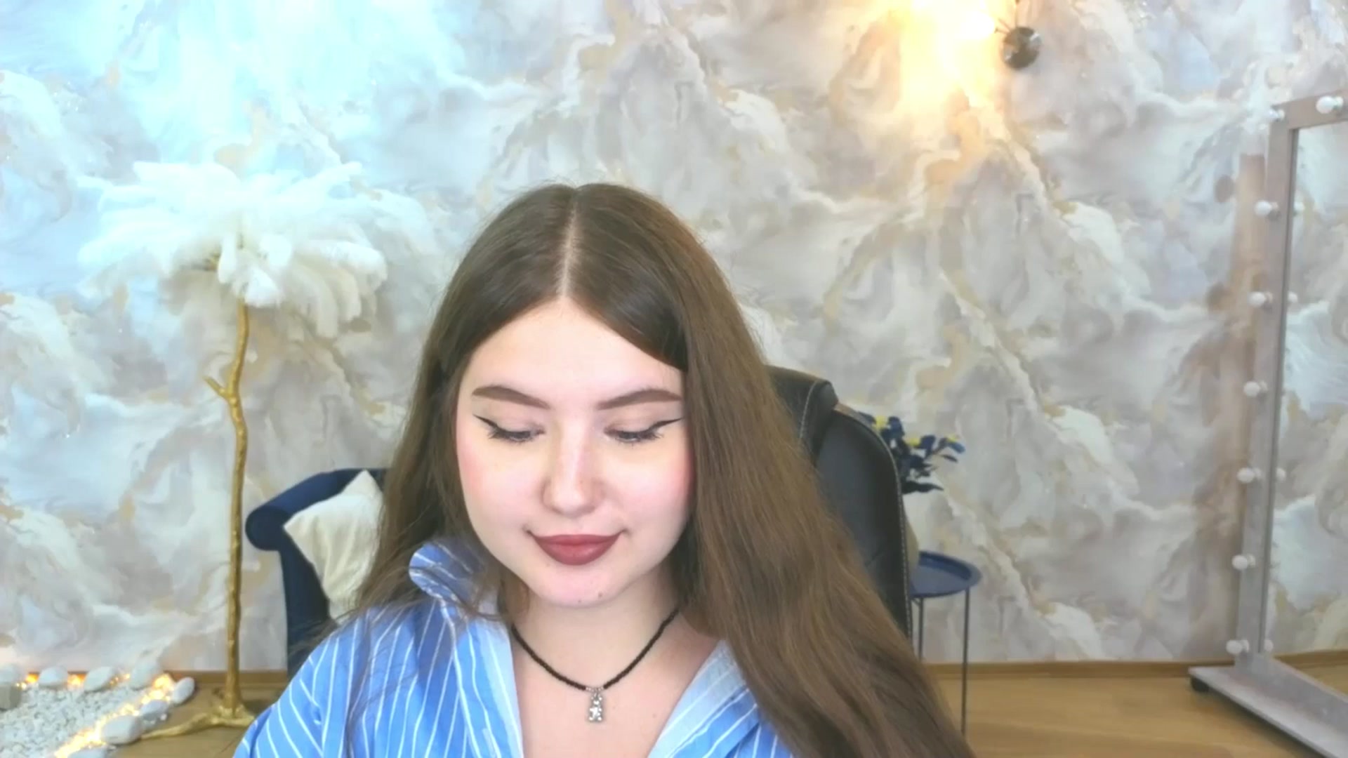 Gallery image thumbnail from AdmireMyEyes's myfreecams stream on, 09/21/2025, 23:48 image 15 of 20