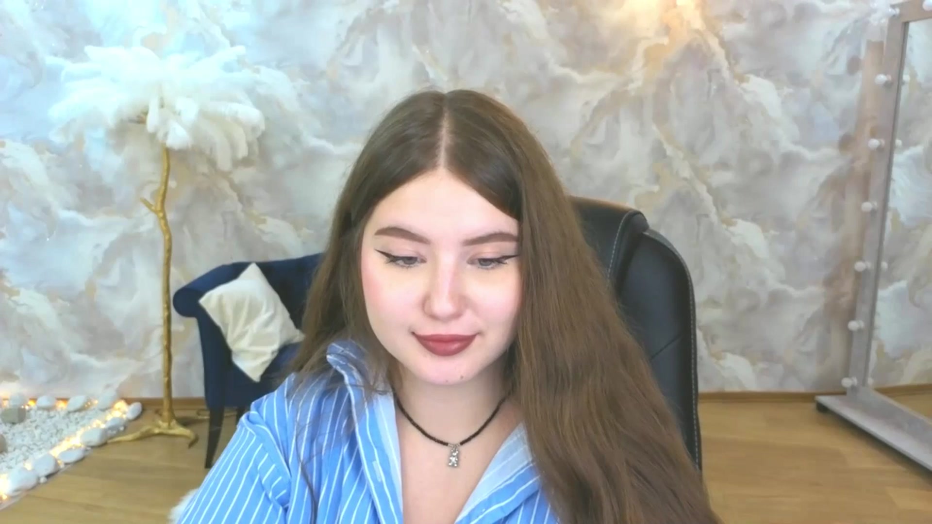 Gallery image thumbnail from AdmireMyEyes's myfreecams stream on, 09/21/2025, 23:48 image 16 of 20