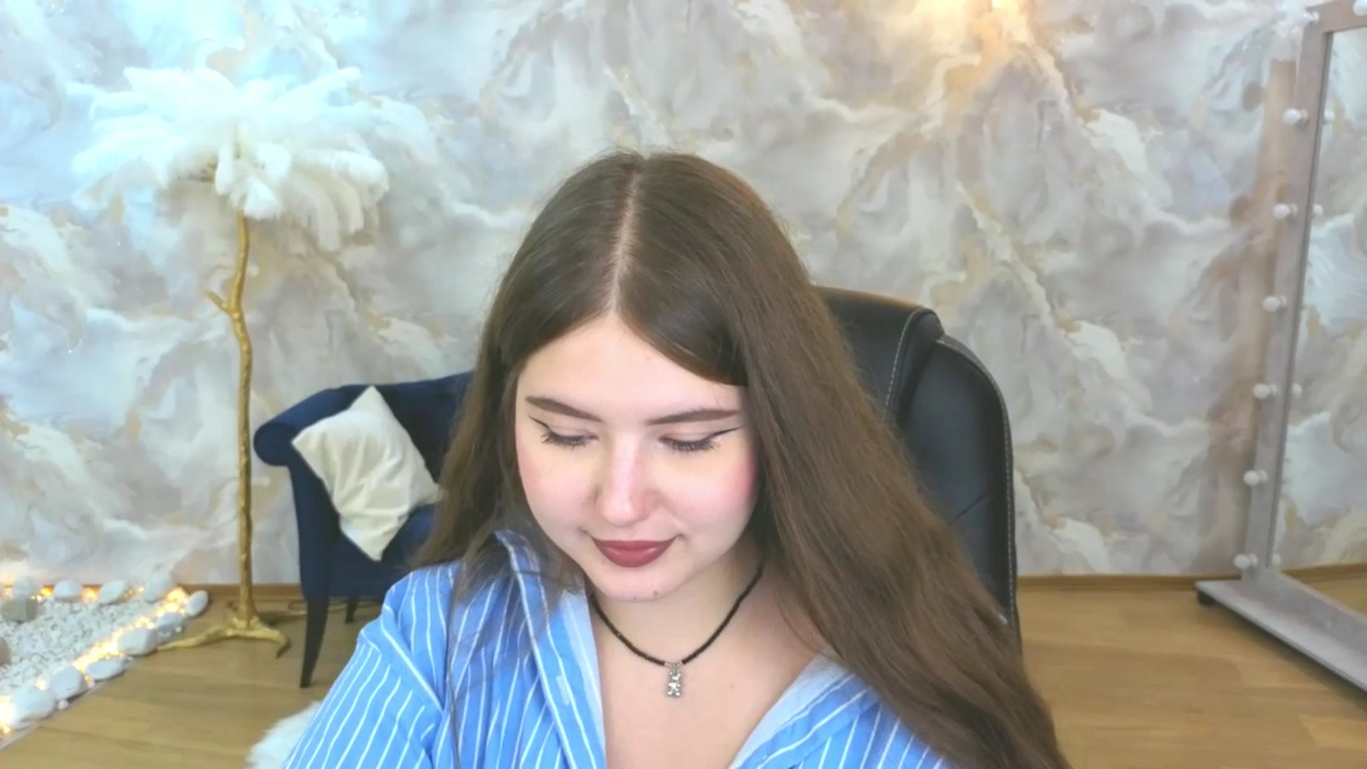 Gallery image thumbnail from AdmireMyEyes's myfreecams stream on, 09/21/2025, 23:48 image 17 of 20