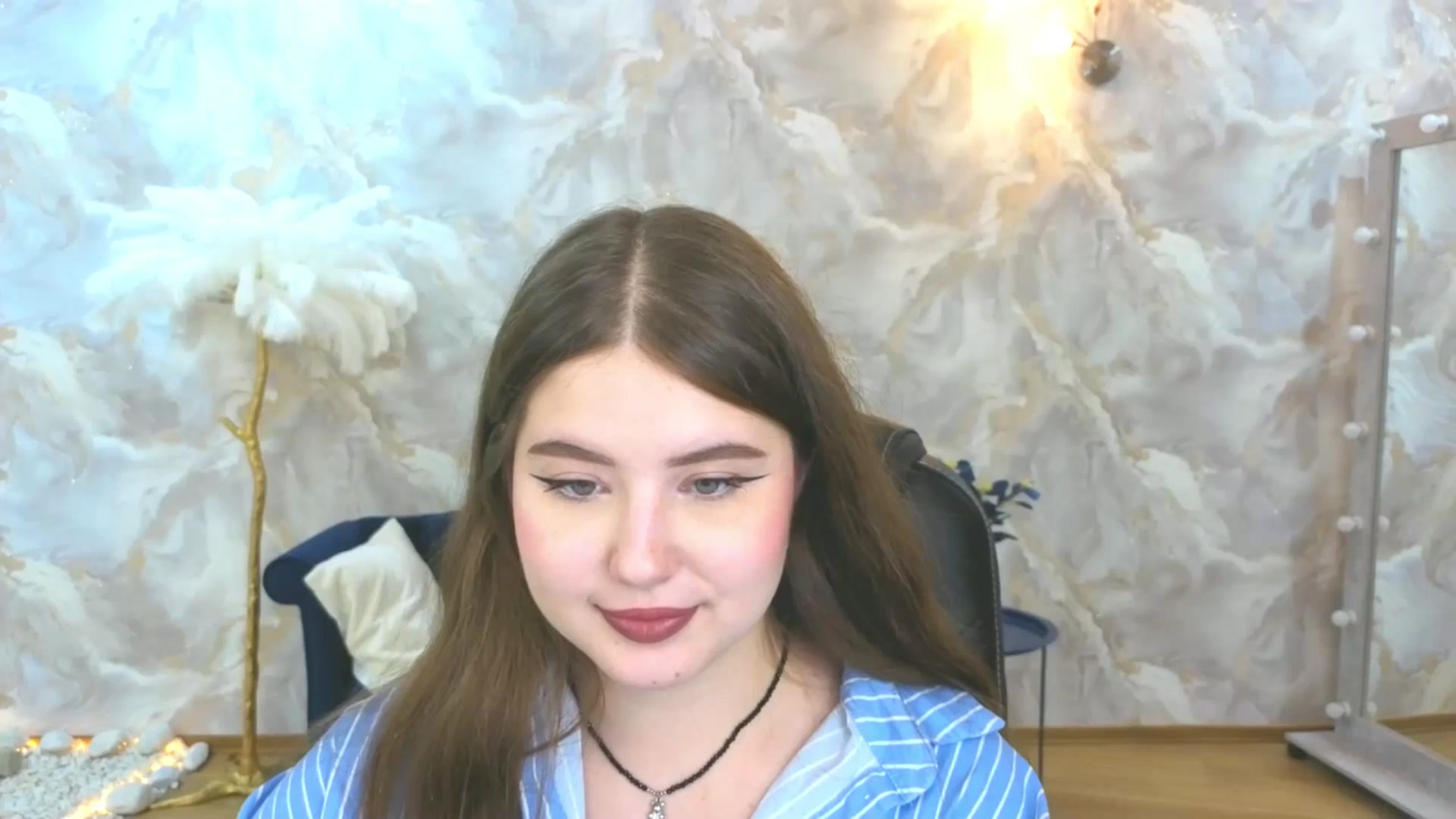 Gallery image thumbnail from AdmireMyEyes's myfreecams stream on, 09/21/2025, 23:48 image 2 of 20