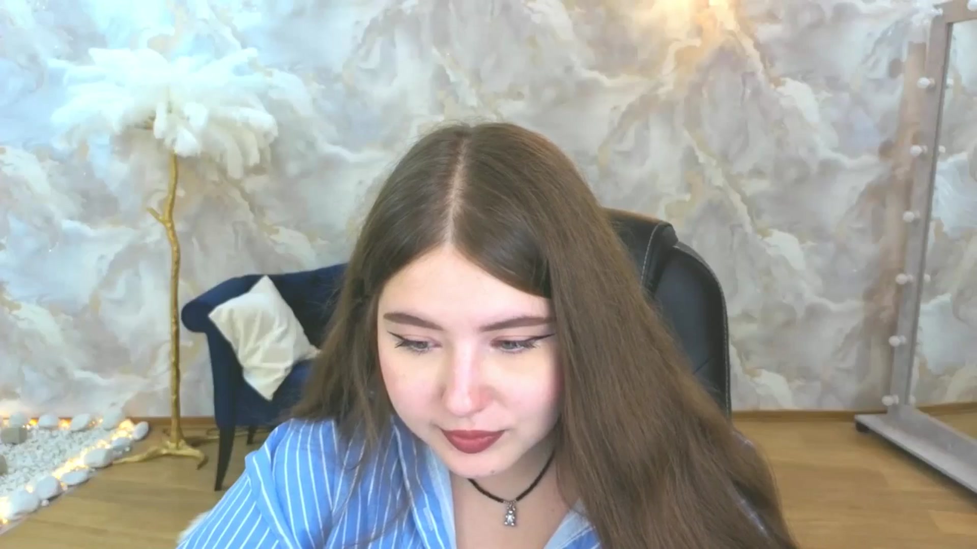 Gallery image thumbnail from AdmireMyEyes's myfreecams stream on, 09/21/2025, 23:48 image 18 of 20