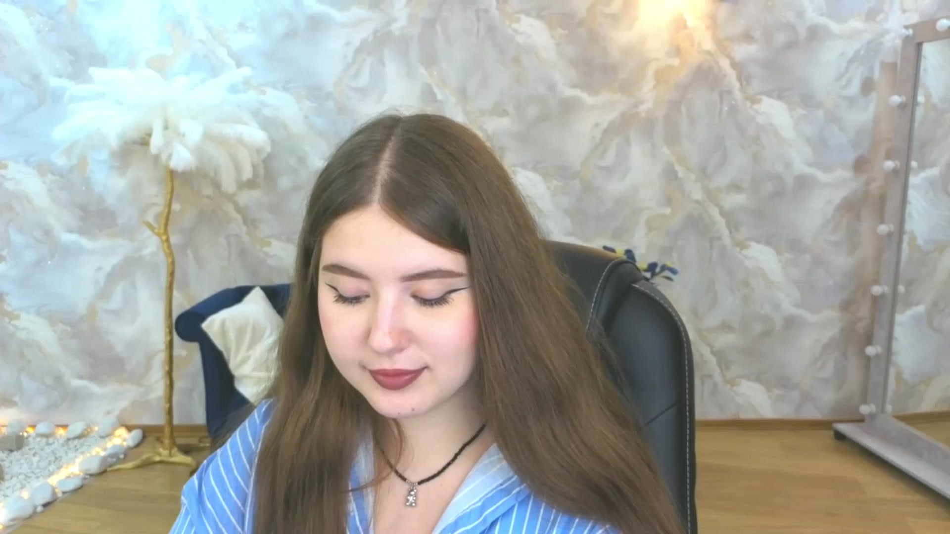 Gallery image thumbnail from AdmireMyEyes's myfreecams stream on, 09/21/2025, 23:48 image 5 of 20