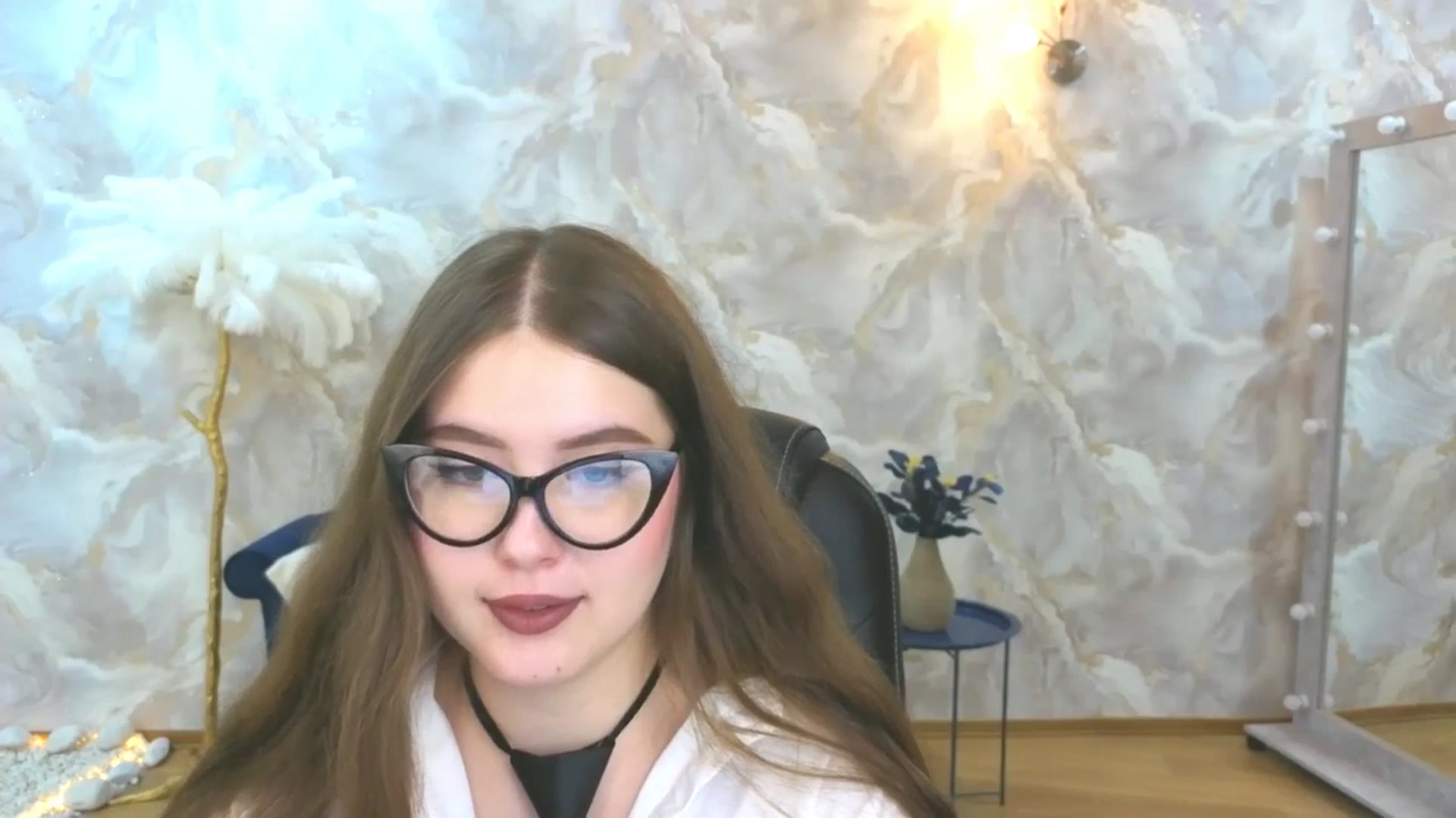 Gallery image thumbnail from AdmireMyEyes's myfreecams stream on, 09/22/2025, 01:38 image 18 of 20