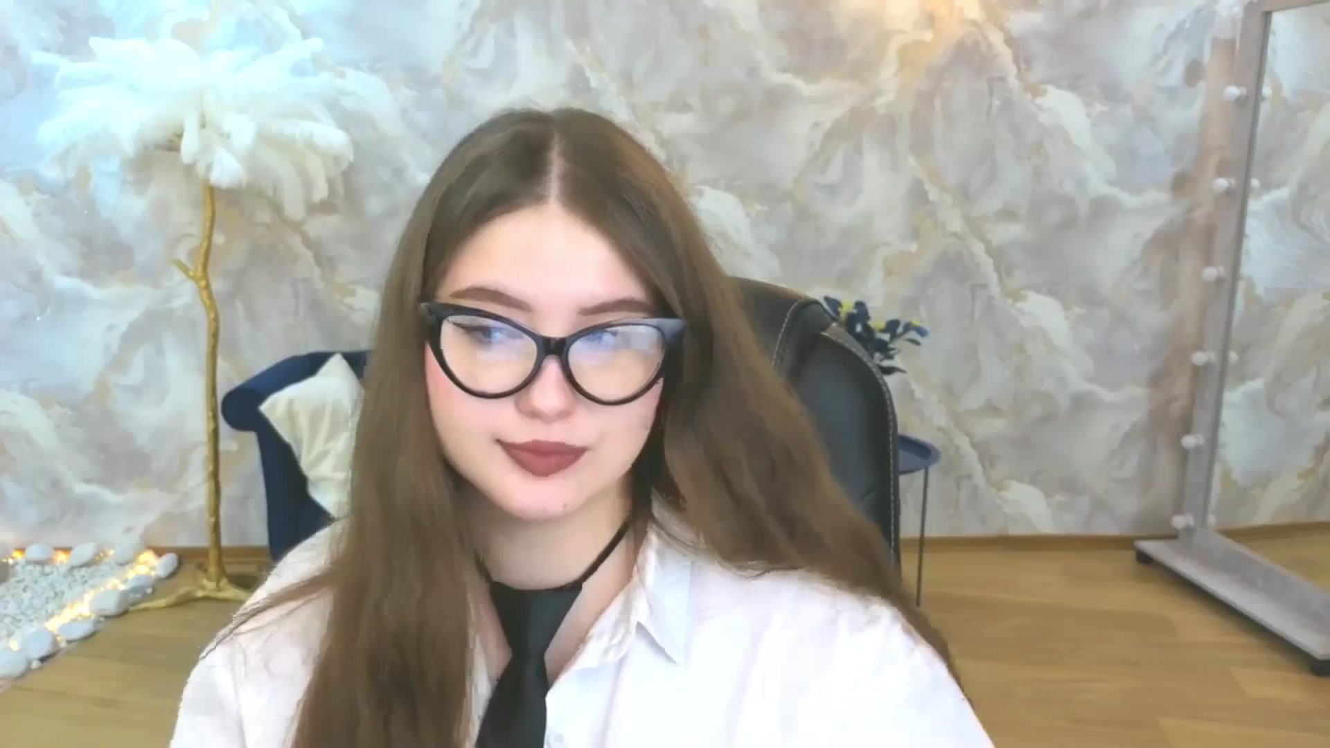 Gallery image thumbnail from AdmireMyEyes's myfreecams stream on, 09/22/2025, 01:38 image 3 of 20