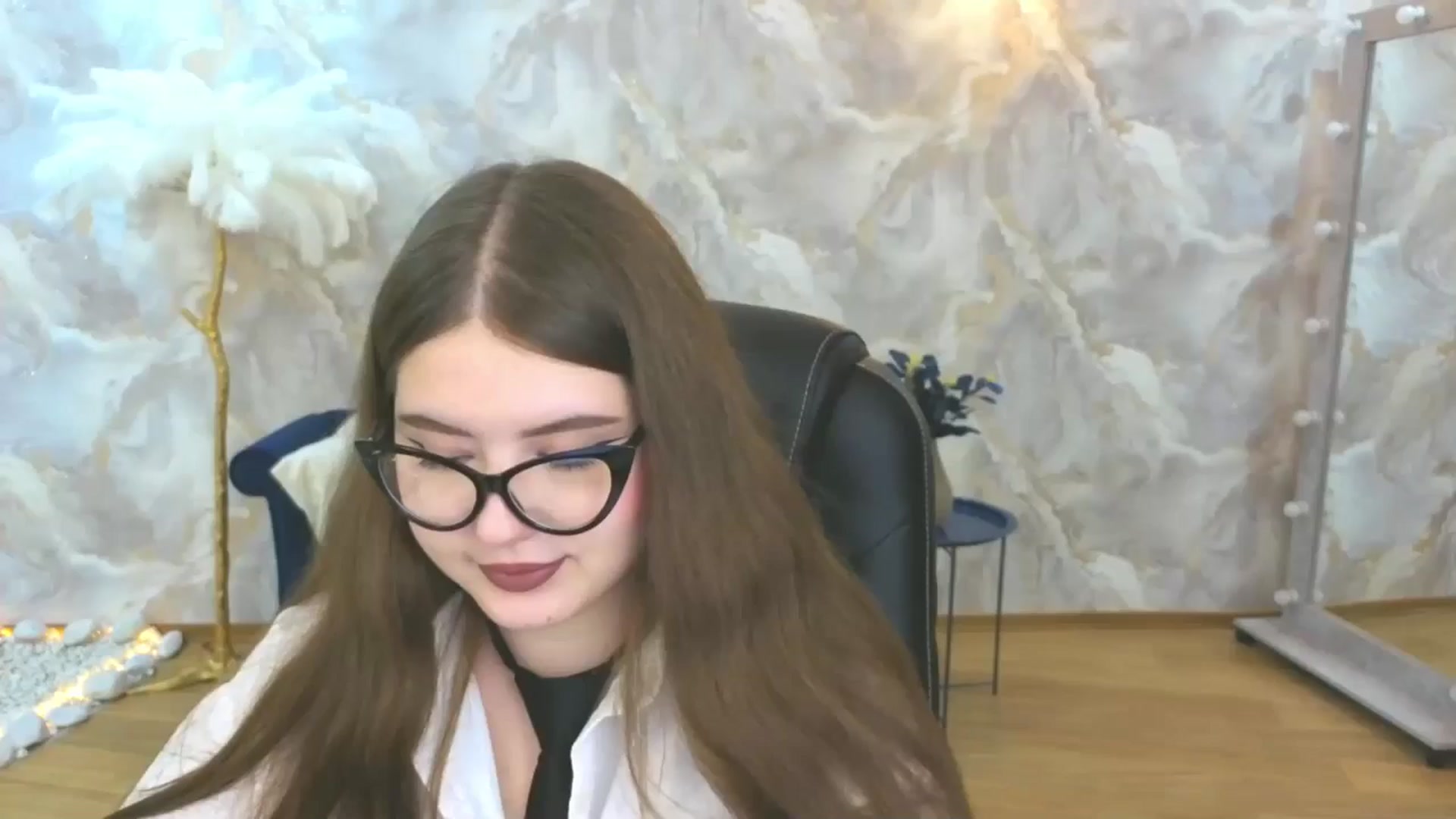 Gallery image thumbnail from AdmireMyEyes's myfreecams stream on, 09/22/2025, 02:15 image 4 of 20