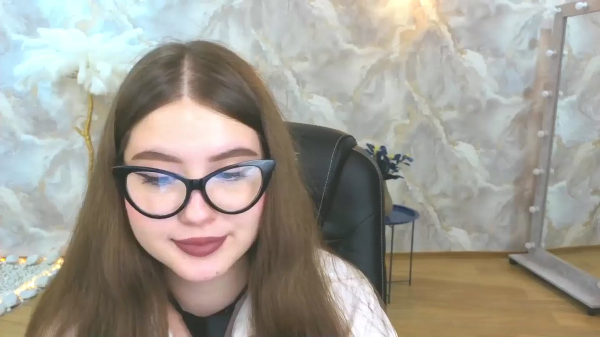 Gallery image thumbnail from AdmireMyEyes's myfreecams stream on, 09/22/2025, 02:15 image 6 of 20