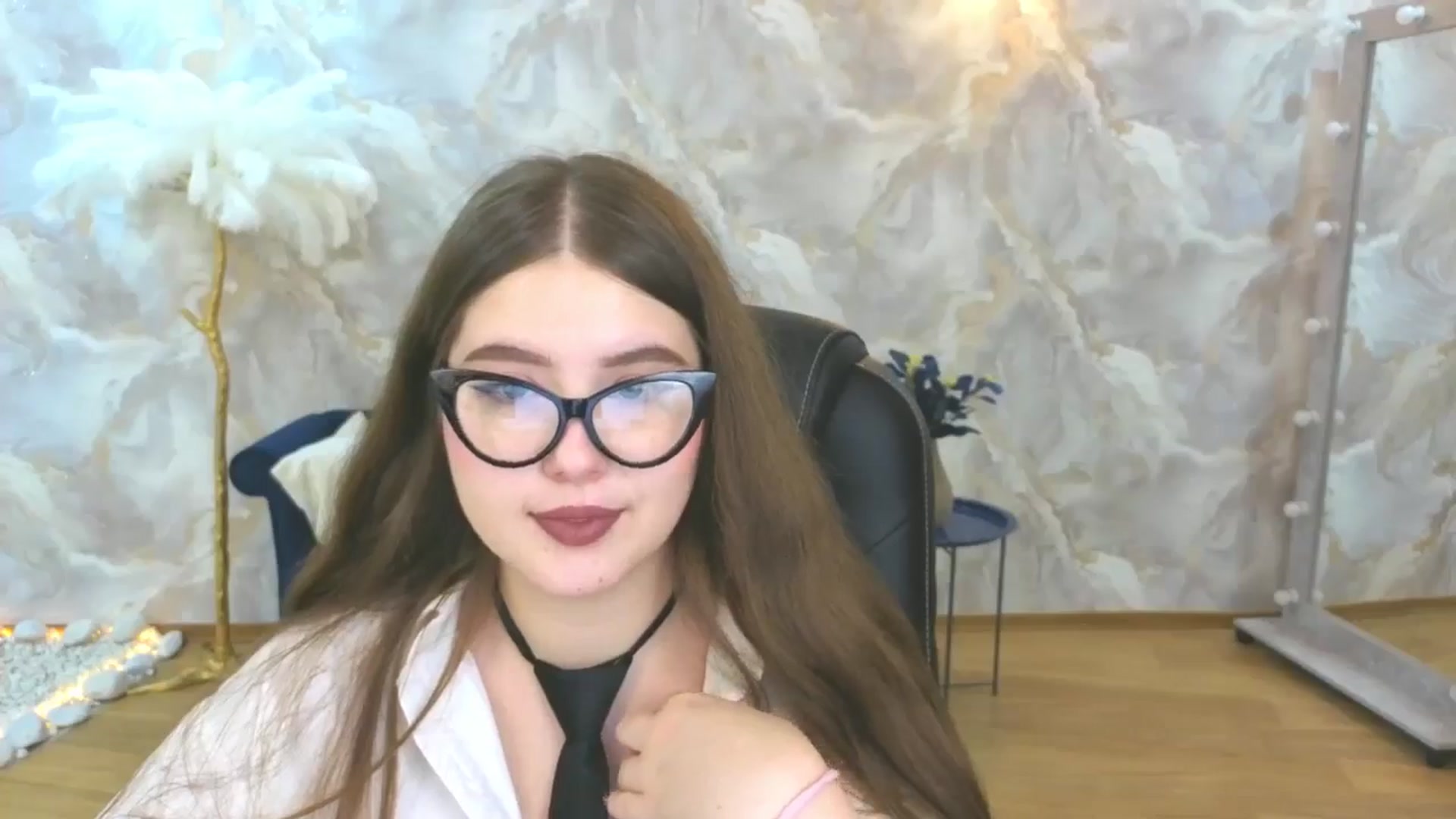 Gallery image thumbnail from AdmireMyEyes's myfreecams stream on, 09/22/2025, 02:15 image 2 of 20