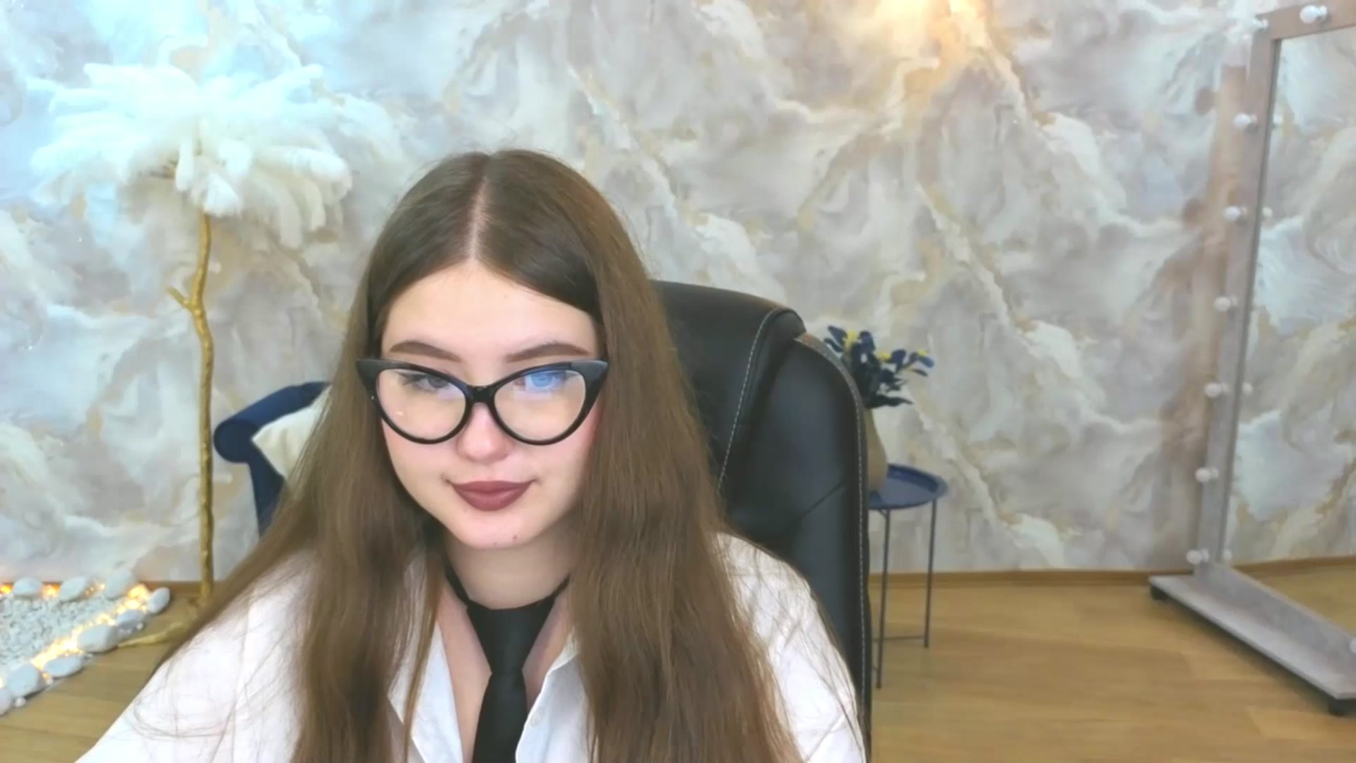 Gallery image thumbnail from AdmireMyEyes's myfreecams stream on, 09/22/2025, 02:15 image 5 of 20