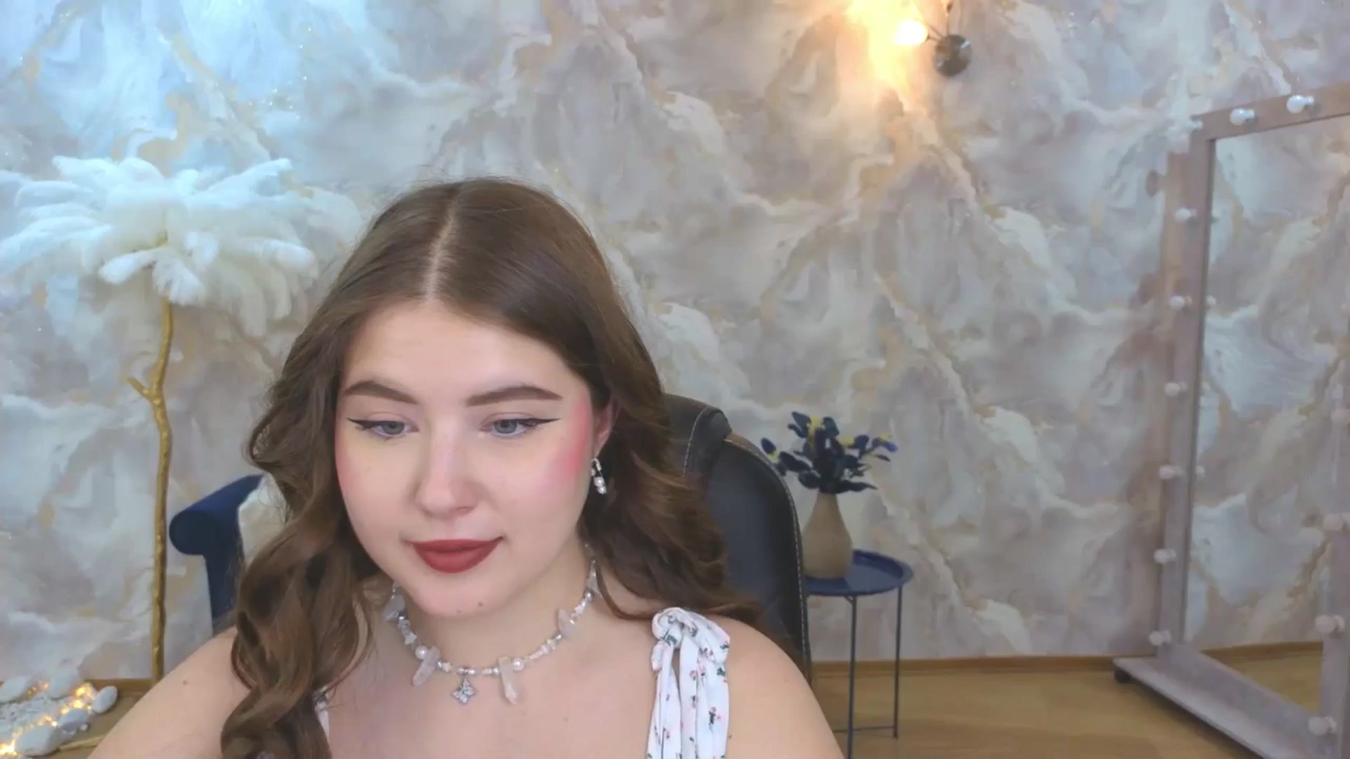 Gallery image thumbnail from AdmireMyEyes's myfreecams stream on, 09/23/2025, 07:14 image 10 of 20