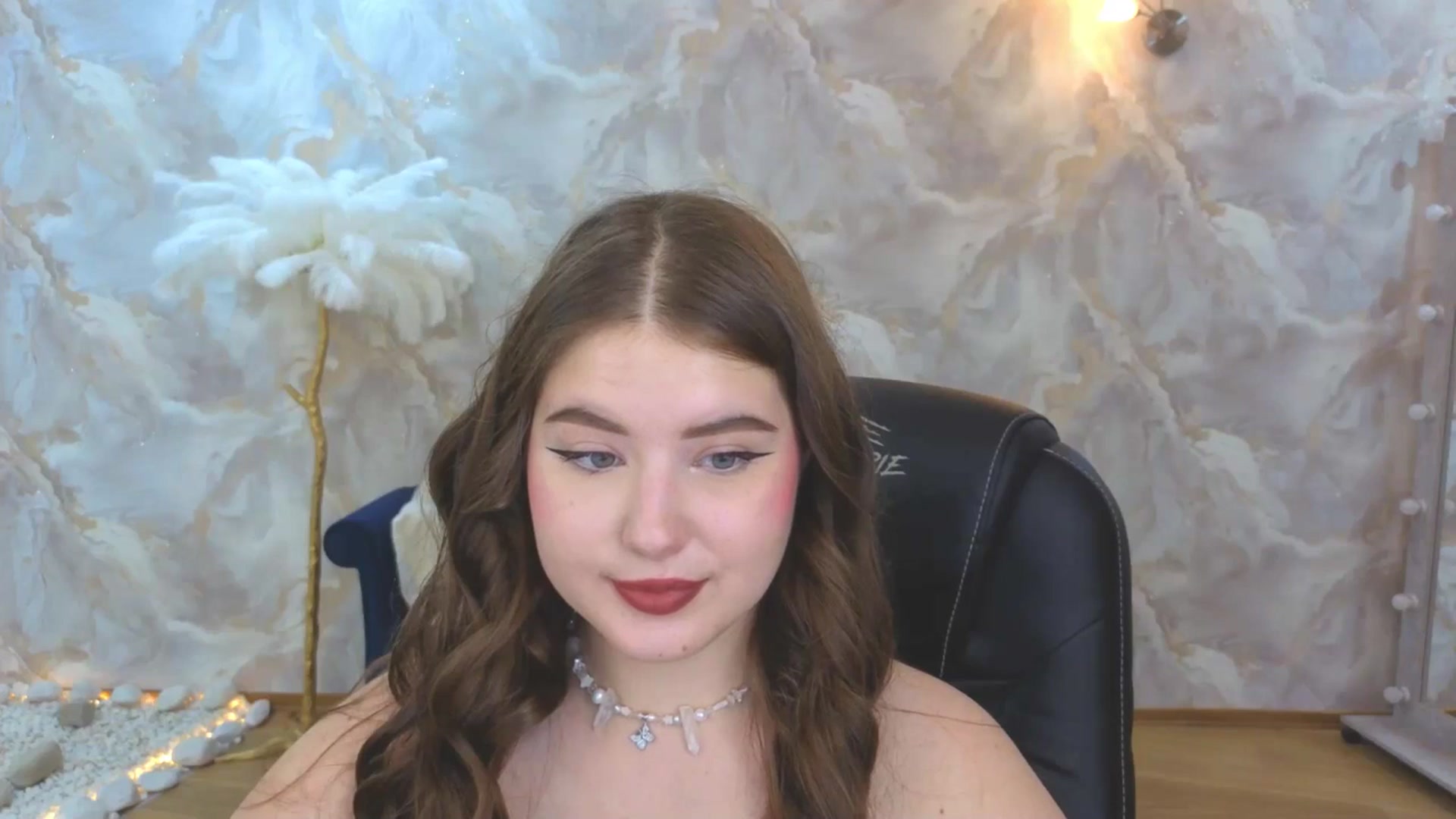 Gallery image thumbnail from AdmireMyEyes's myfreecams stream on, 09/23/2025, 07:47 image 8 of 20