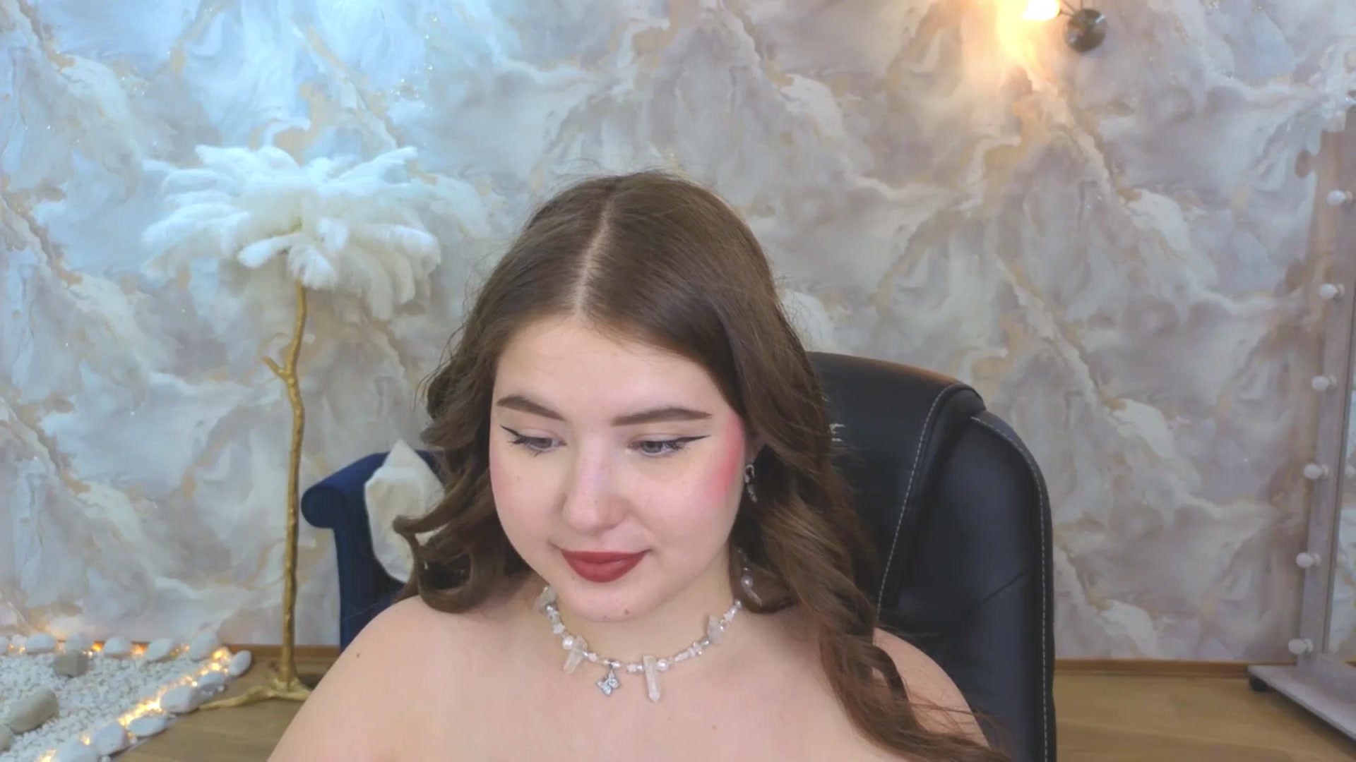 Gallery image thumbnail from AdmireMyEyes's myfreecams stream on, 09/23/2025, 07:47 image 6 of 20