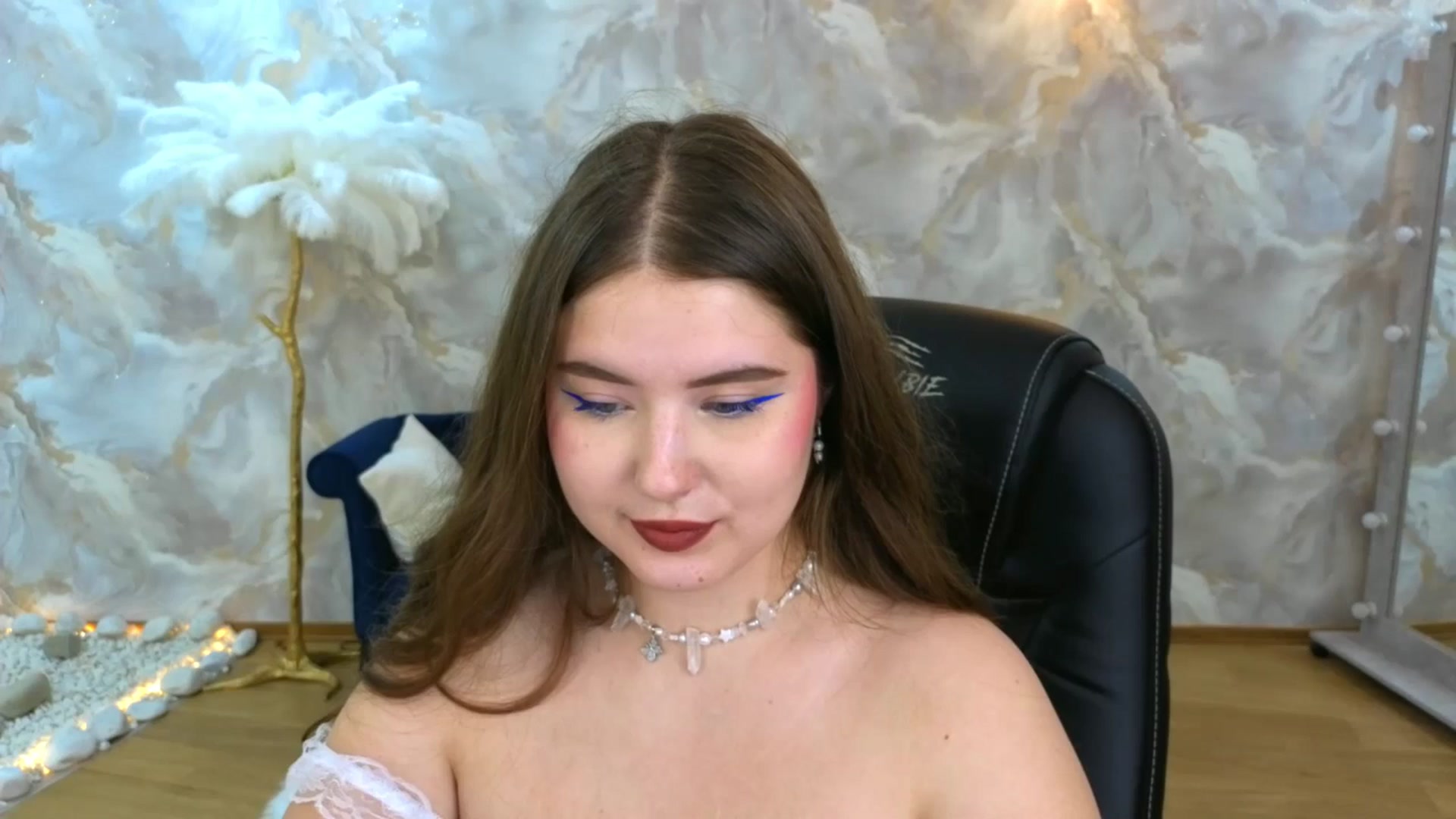 Gallery image thumbnail from AdmireMyEyes's myfreecams stream on, 09/24/2025, 07:36 image 18 of 20