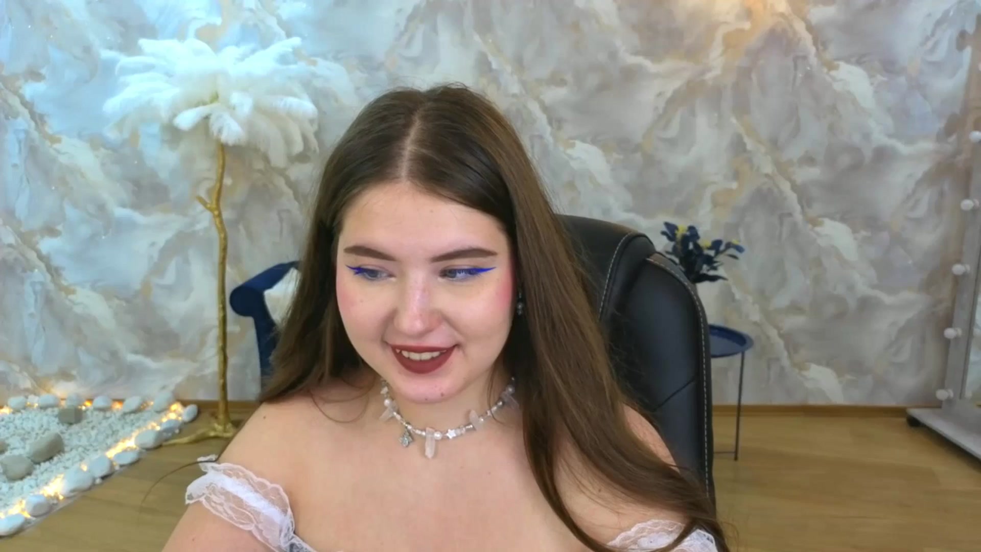 Gallery image thumbnail from AdmireMyEyes's myfreecams stream on, 09/24/2025, 09:46 image 9 of 20