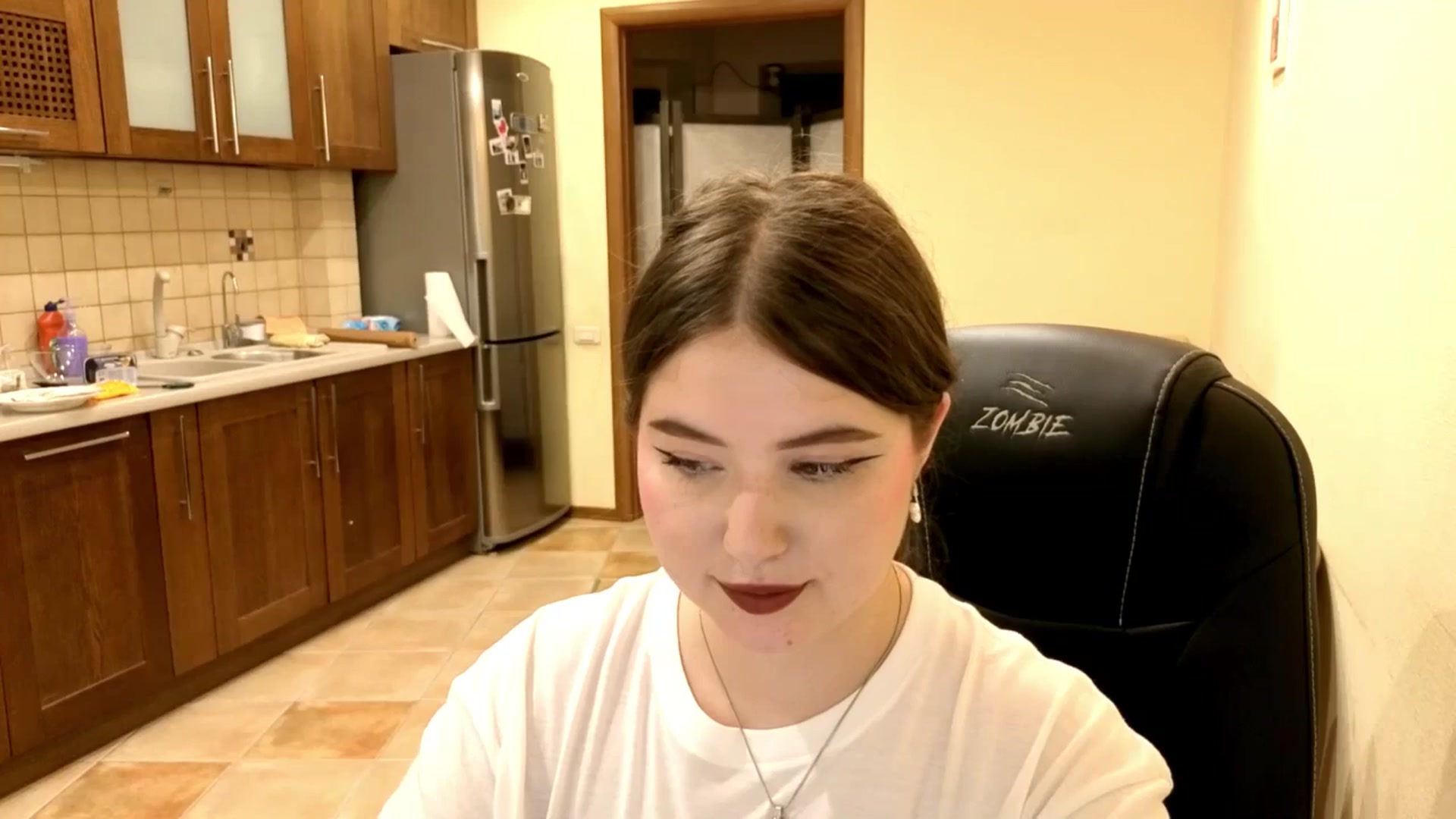 Gallery image thumbnail from AdmireMyEyes's myfreecams stream on, 09/25/2025, 07:40 image 12 of 20