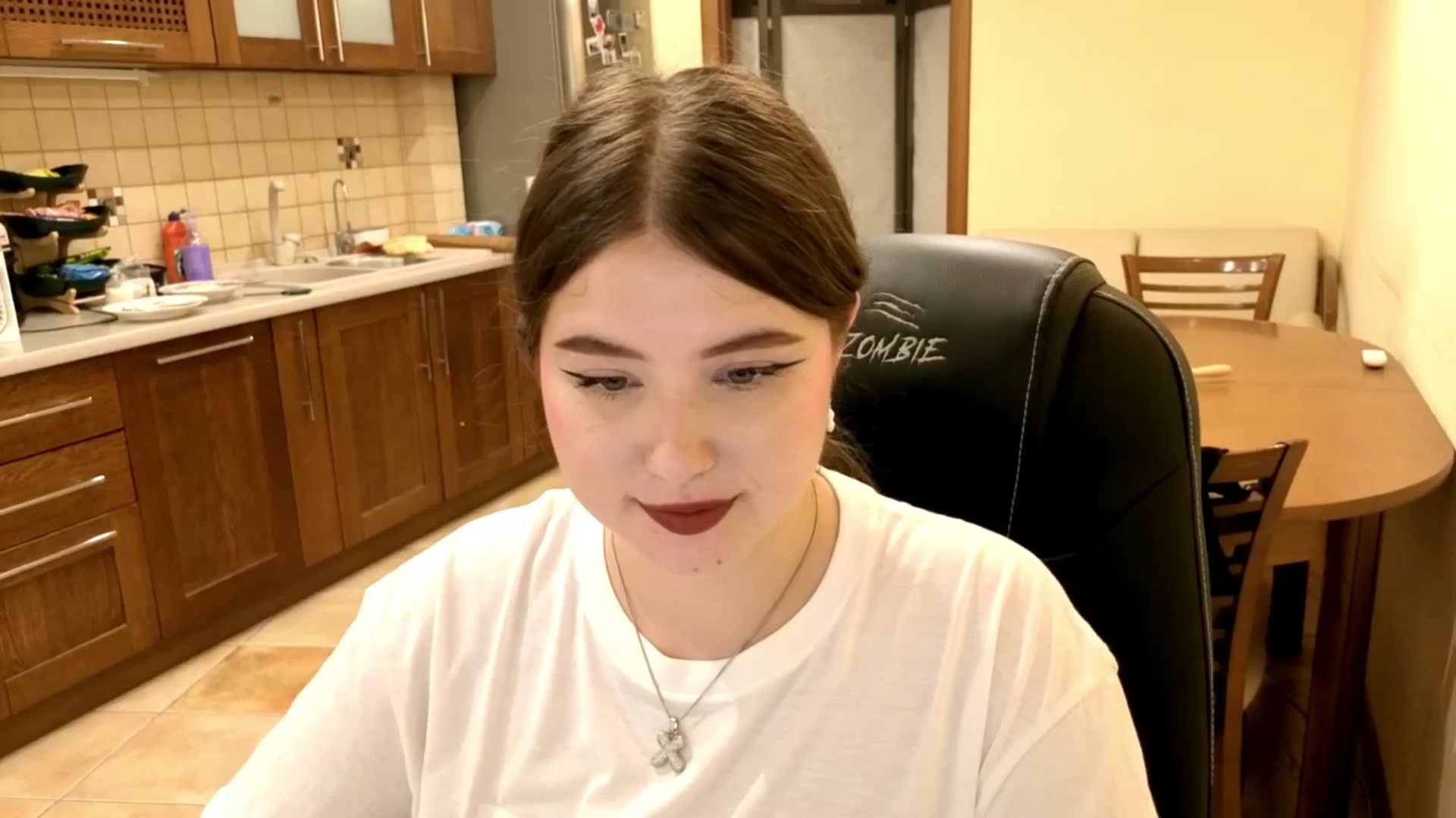 Gallery image thumbnail from AdmireMyEyes's myfreecams stream on, 09/25/2025, 07:40 image 20 of 20