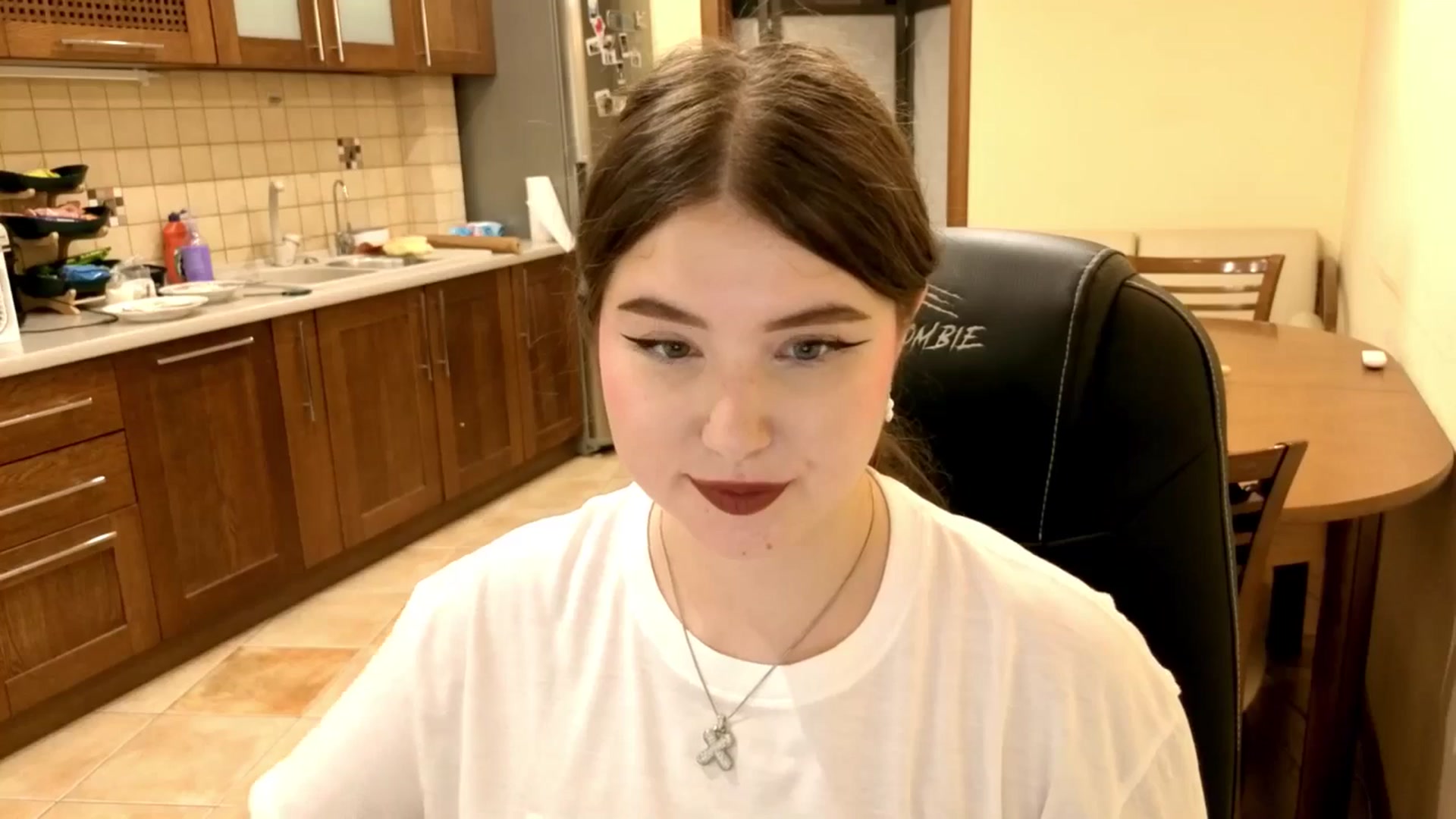 Gallery image thumbnail from AdmireMyEyes's myfreecams stream on, 09/25/2025, 07:40 image 19 of 20