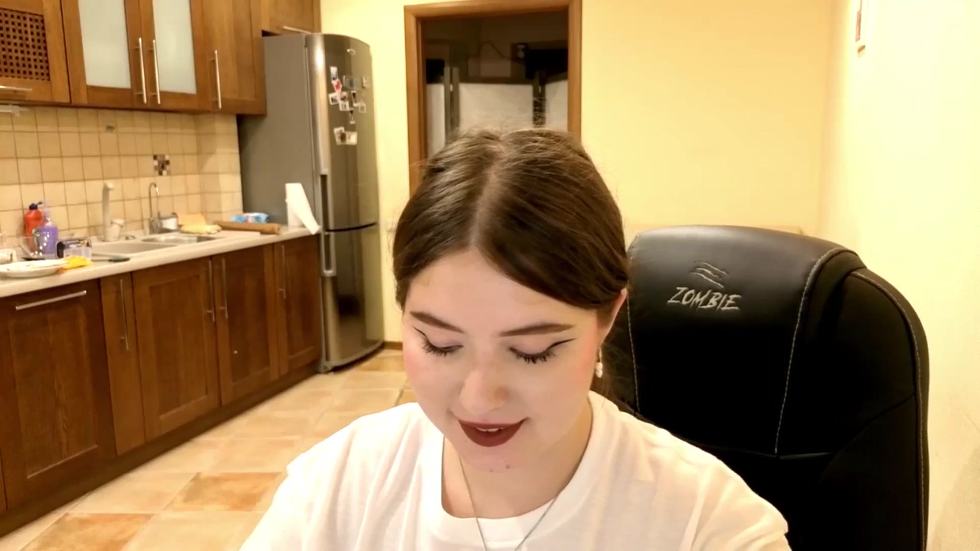 Gallery image thumbnail from AdmireMyEyes's myfreecams stream on, 09/25/2025, 07:40 image 13 of 20