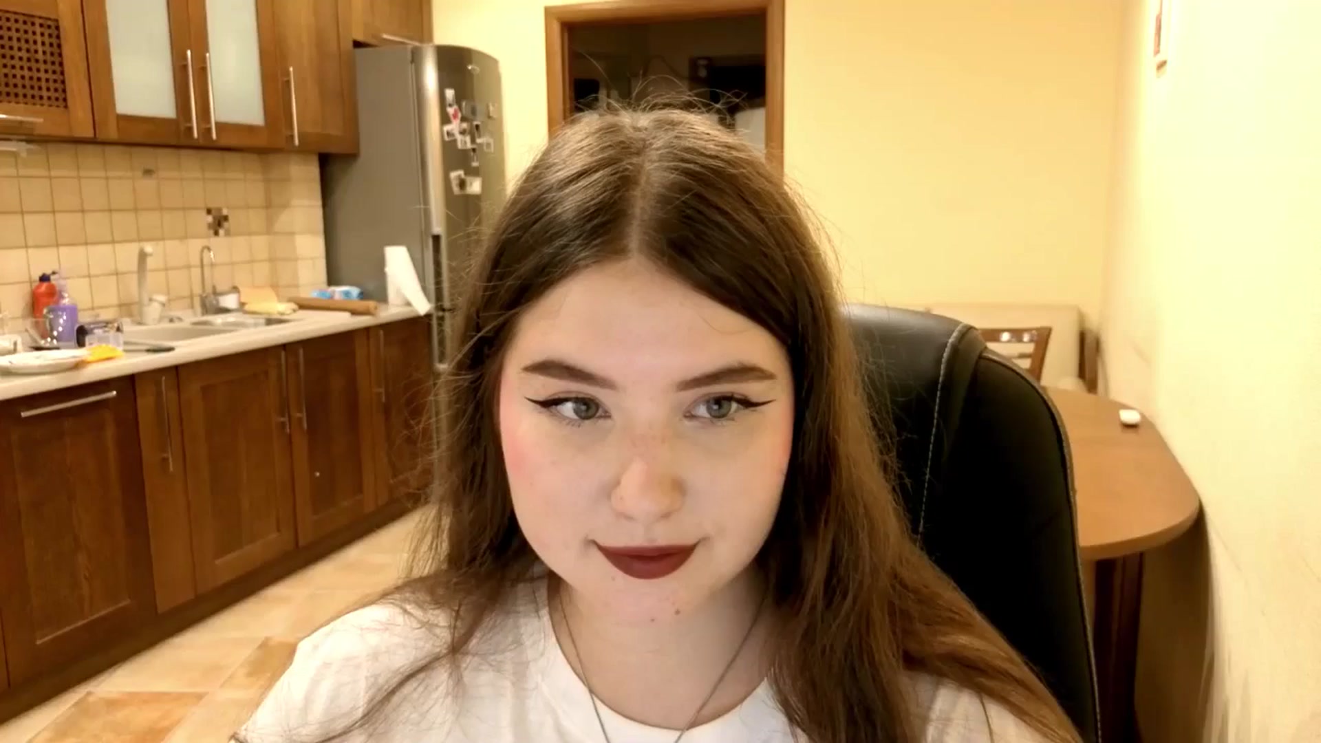 Gallery image thumbnail from AdmireMyEyes's myfreecams stream on, 09/25/2025, 07:40 image 10 of 20