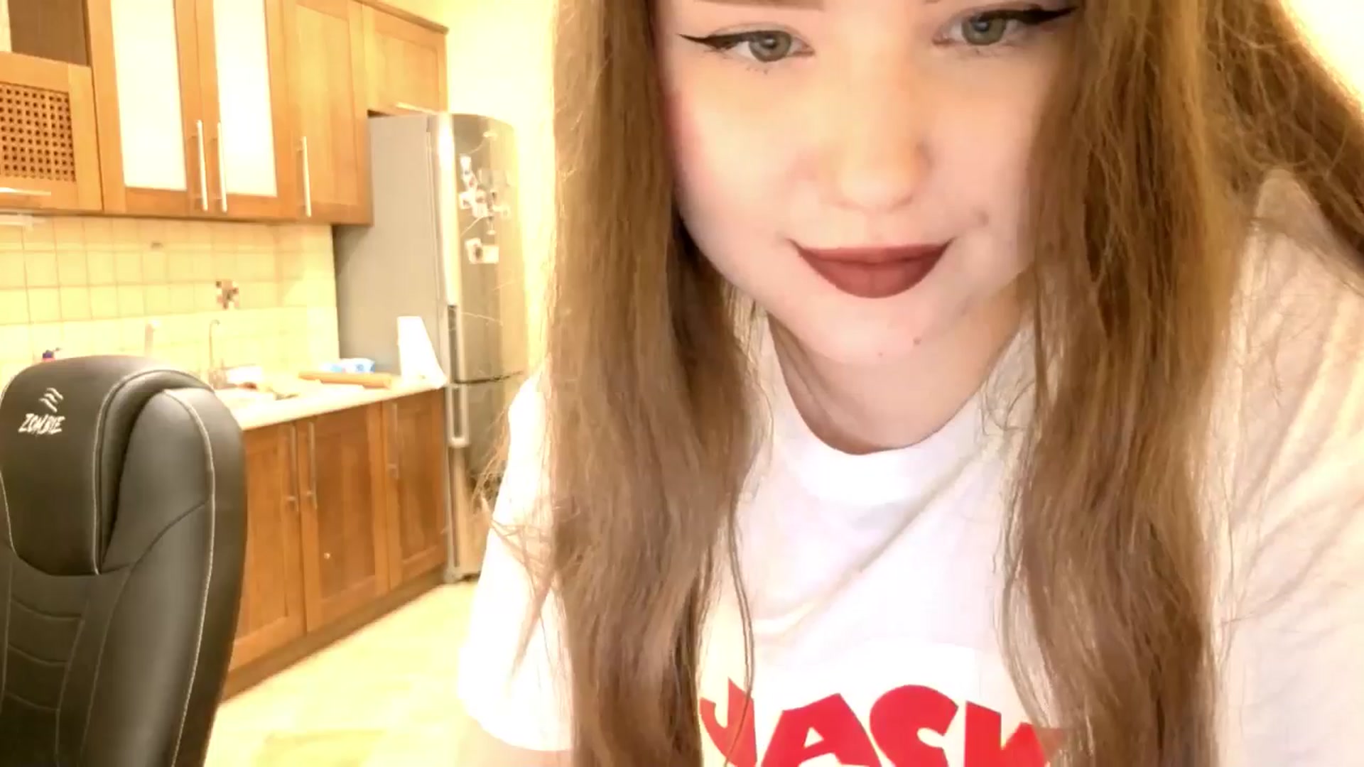 Gallery image thumbnail from AdmireMyEyes's myfreecams stream on, 09/25/2025, 09:47 image 2 of 20