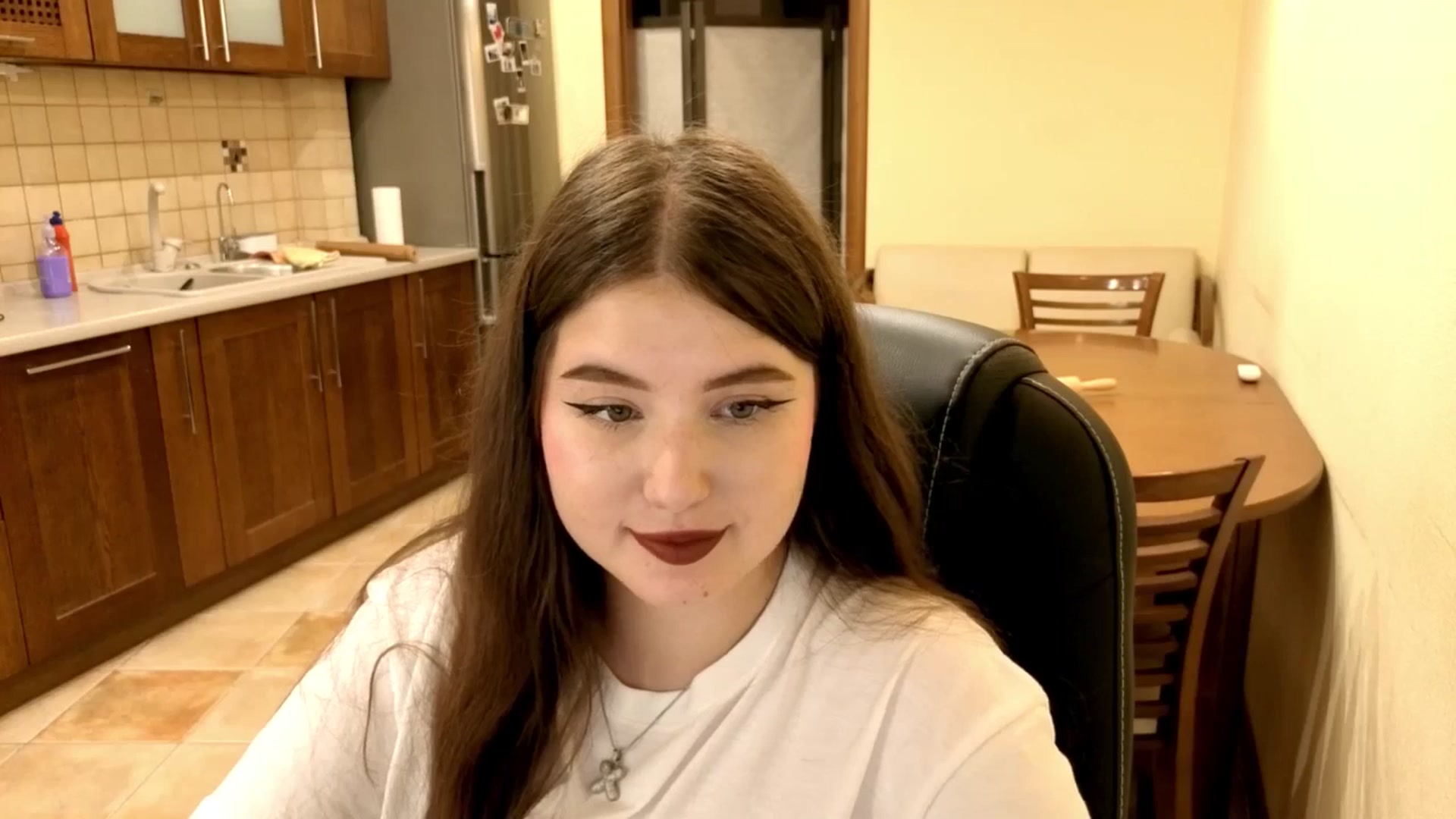 Gallery image thumbnail from AdmireMyEyes's myfreecams stream on, 09/25/2025, 10:41 image 17 of 20