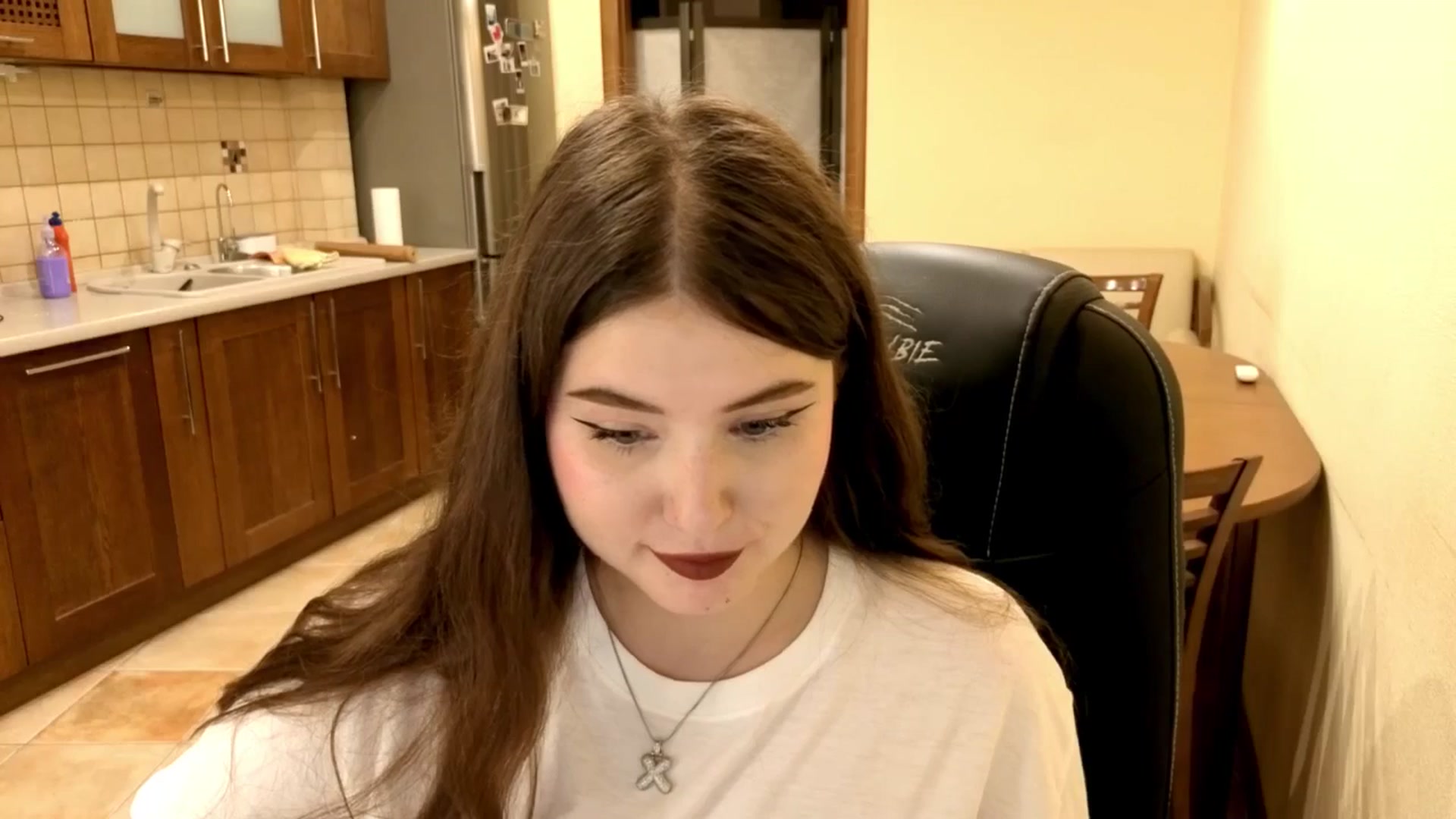 Gallery image thumbnail from AdmireMyEyes's myfreecams stream on, 09/25/2025, 10:41 image 8 of 20