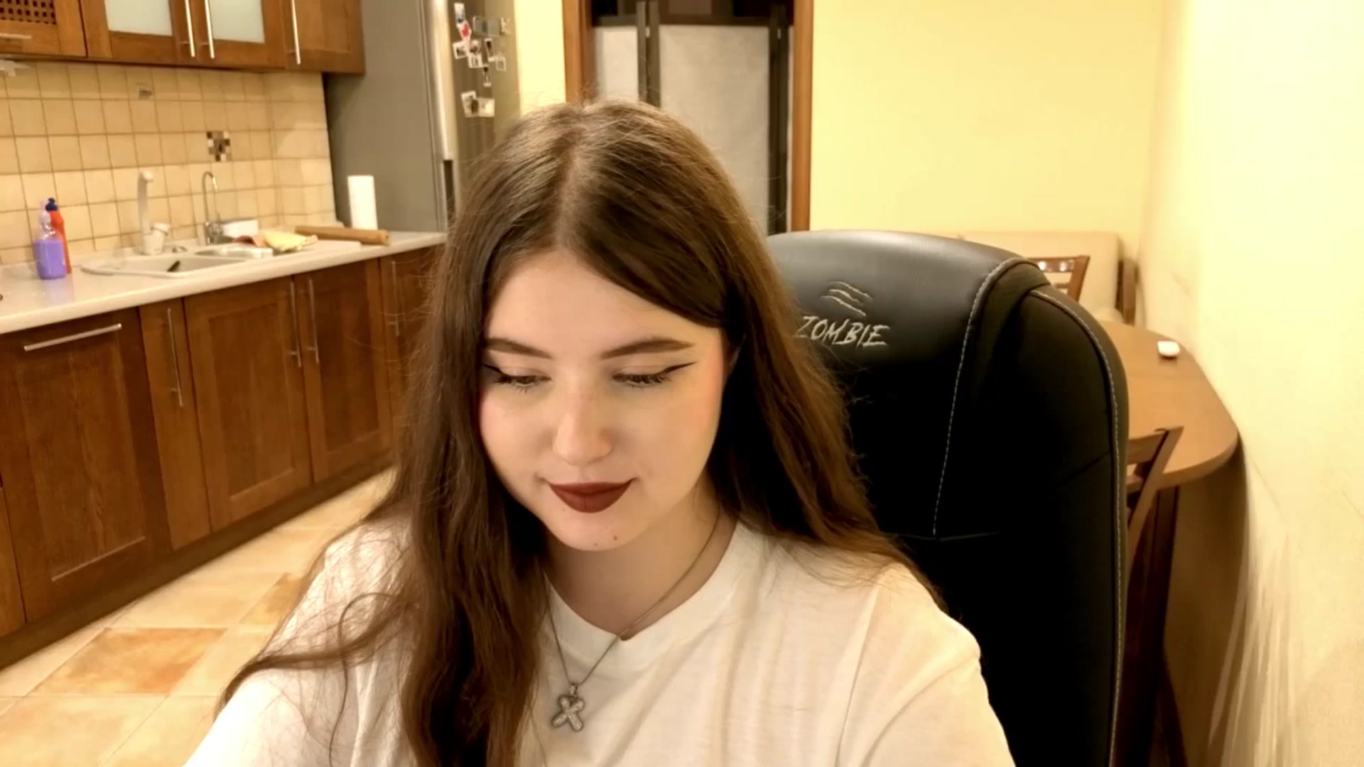 Gallery image thumbnail from AdmireMyEyes's myfreecams stream on, 09/25/2025, 10:41 image 14 of 20
