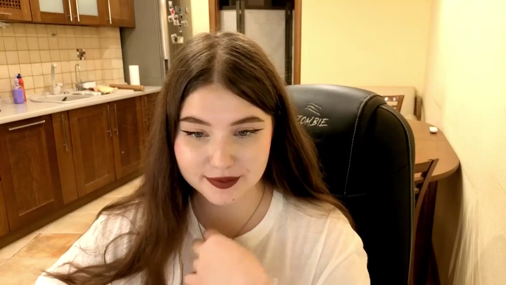 Gallery image thumbnail from AdmireMyEyes's myfreecams stream on, 09/25/2025, 10:41 image 9 of 20