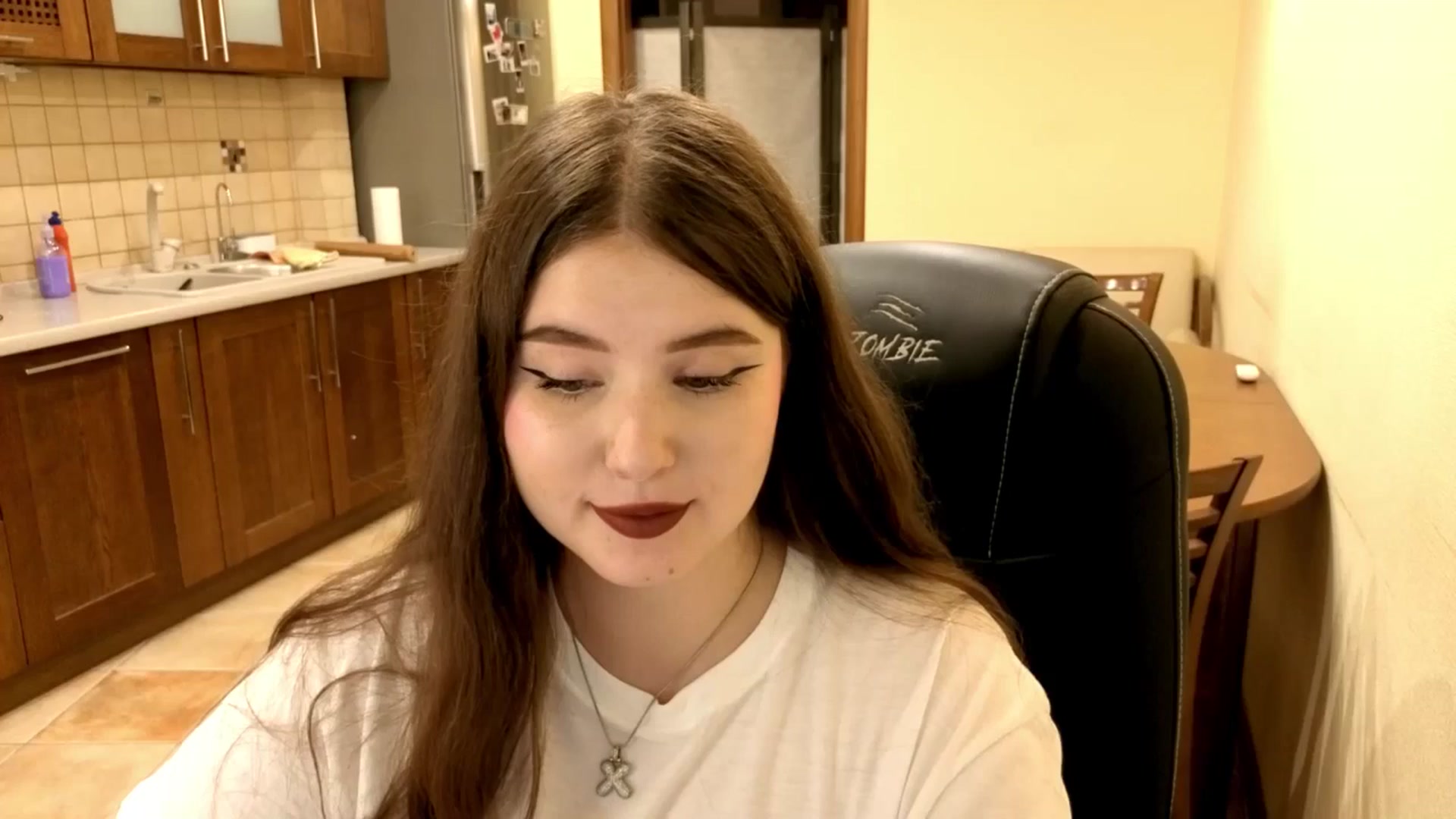 Gallery image thumbnail from AdmireMyEyes's myfreecams stream on, 09/25/2025, 10:41 image 10 of 20