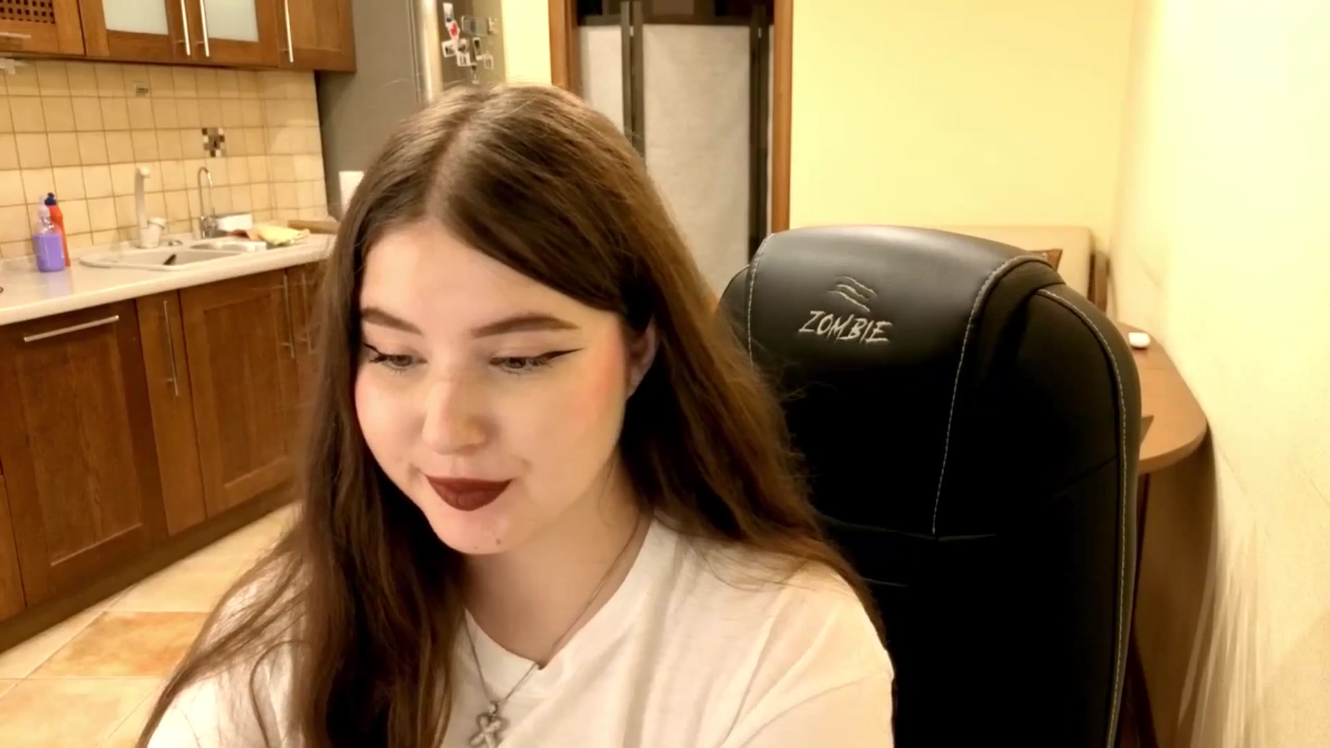Gallery image thumbnail from AdmireMyEyes's myfreecams stream on, 09/25/2025, 10:41 image 12 of 20