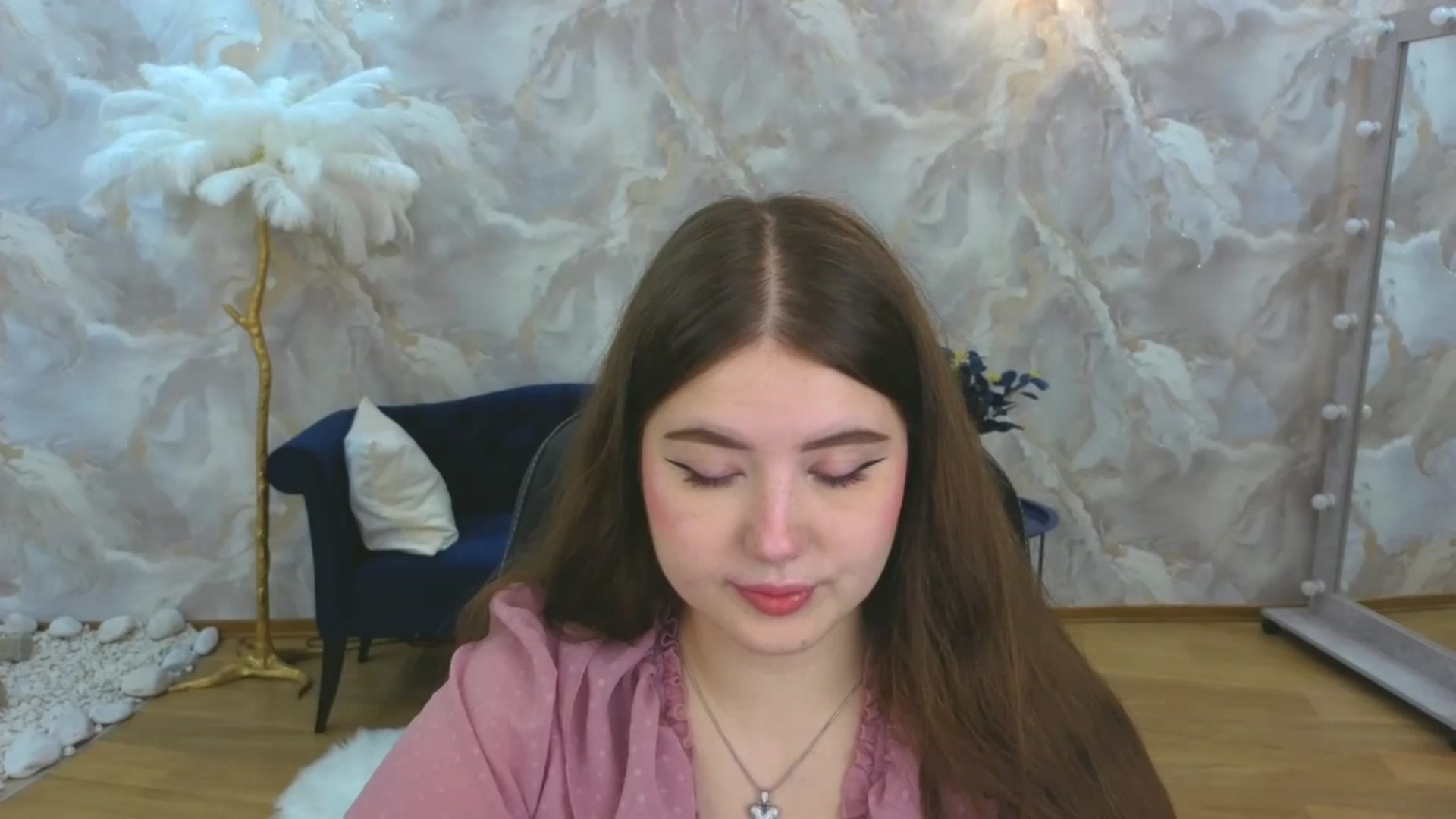 Gallery image thumbnail from AdmireMyEyes's myfreecams stream on, 09/28/2025, 18:32 image 3 of 20