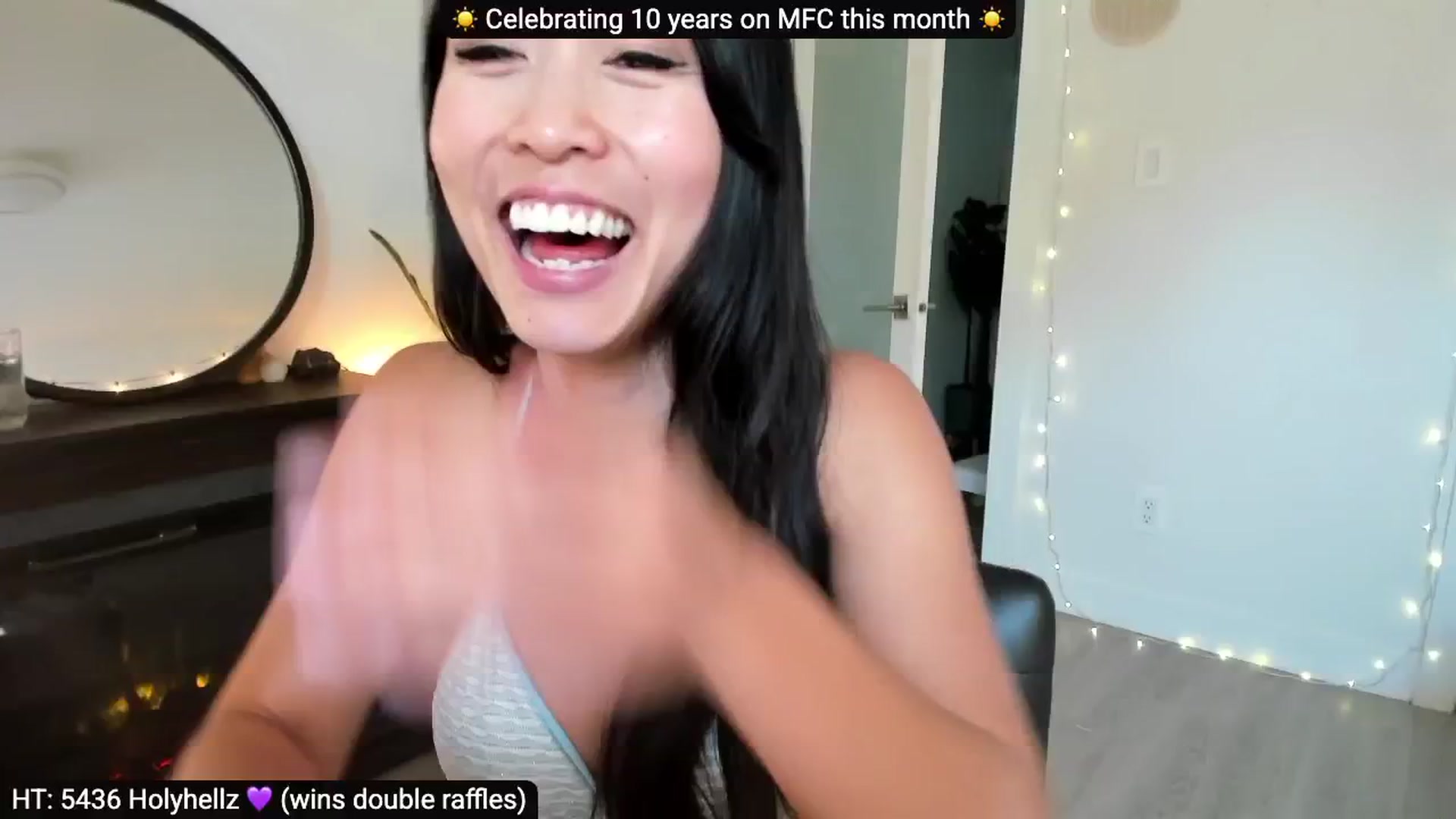 Gallery image thumbnail from Adorable10yrs's myfreecams stream on, 04/24/2025, 23:03 image 17 of 20