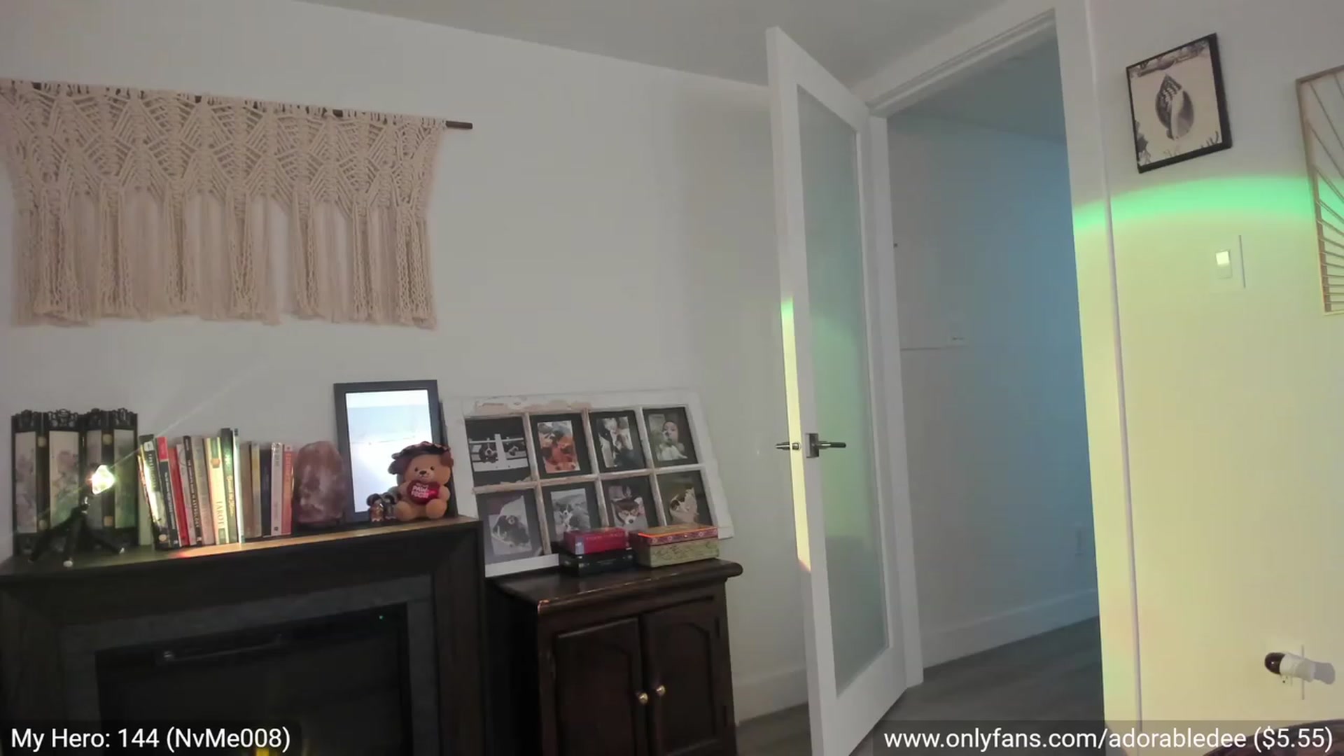Gallery image thumbnail from AdorableDee's myfreecams stream on, 03/01/2023, 20:29 image 14 of 20