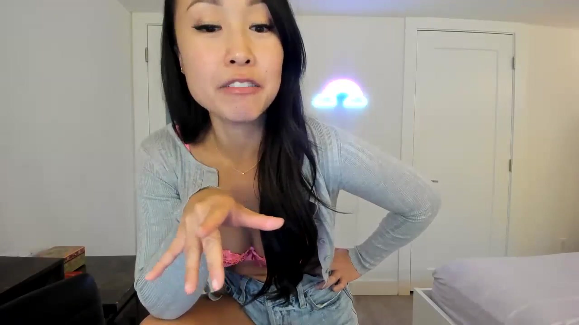 Gallery image thumbnail from AdorableDee's myfreecams stream on, 09/28/2023, 22:01 image 14 of 20