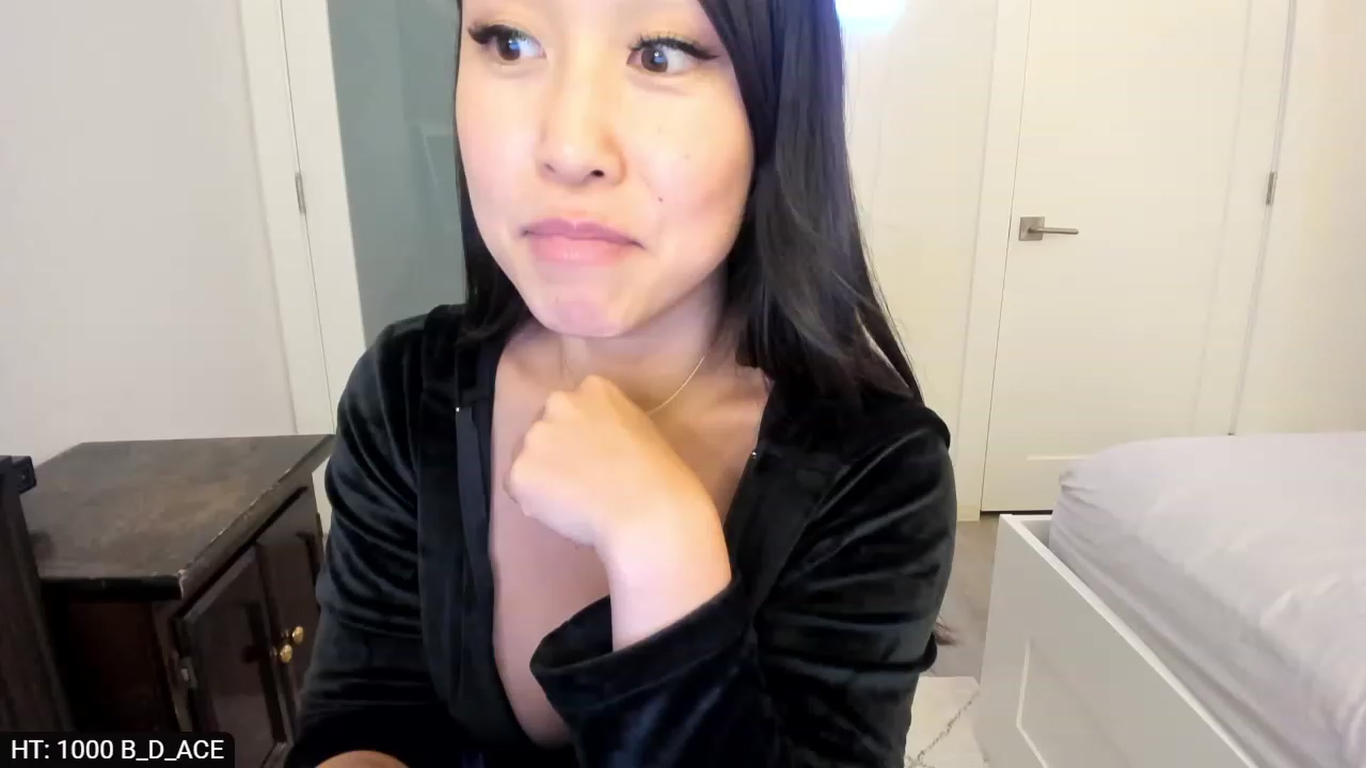 Gallery image thumbnail from AdorableDee's myfreecams stream on, 10/04/2023, 22:49 image 13 of 20