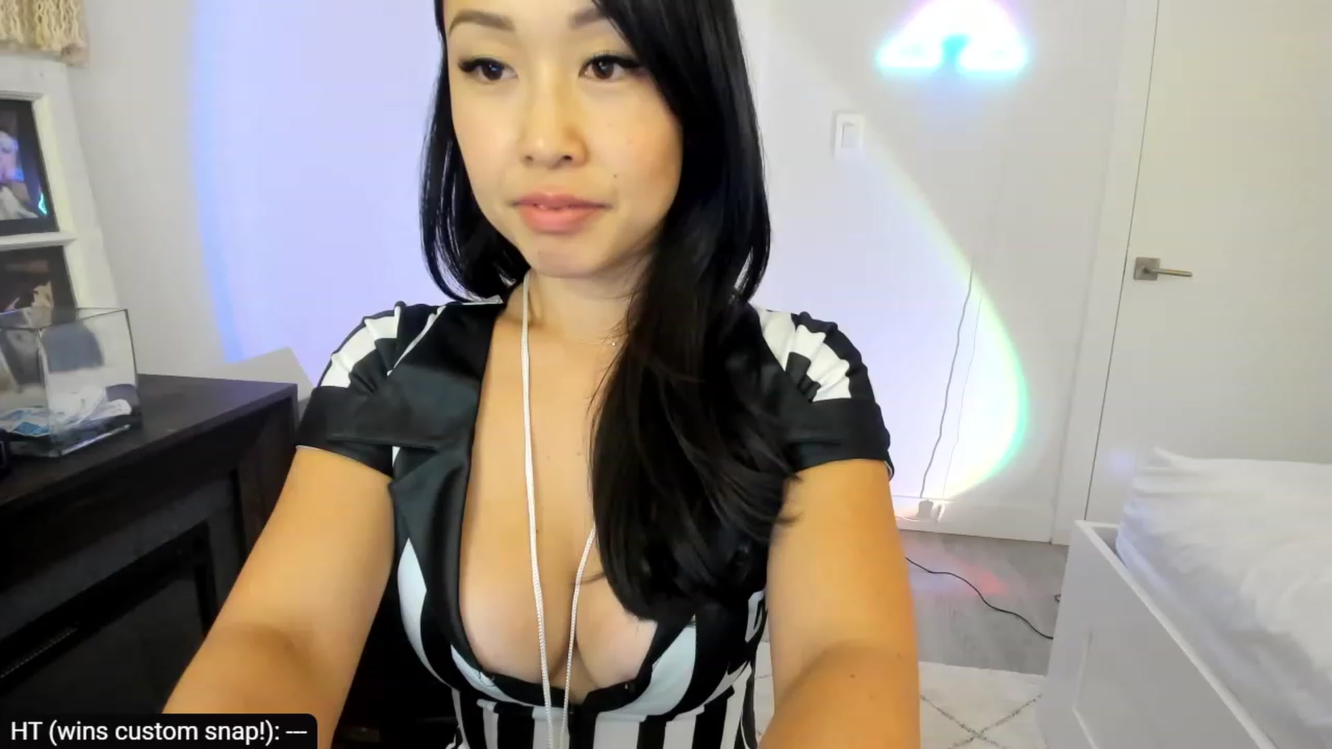 Gallery image thumbnail from AdorableDee's myfreecams stream on, 10/26/2023, 20:31 image 1 of 20