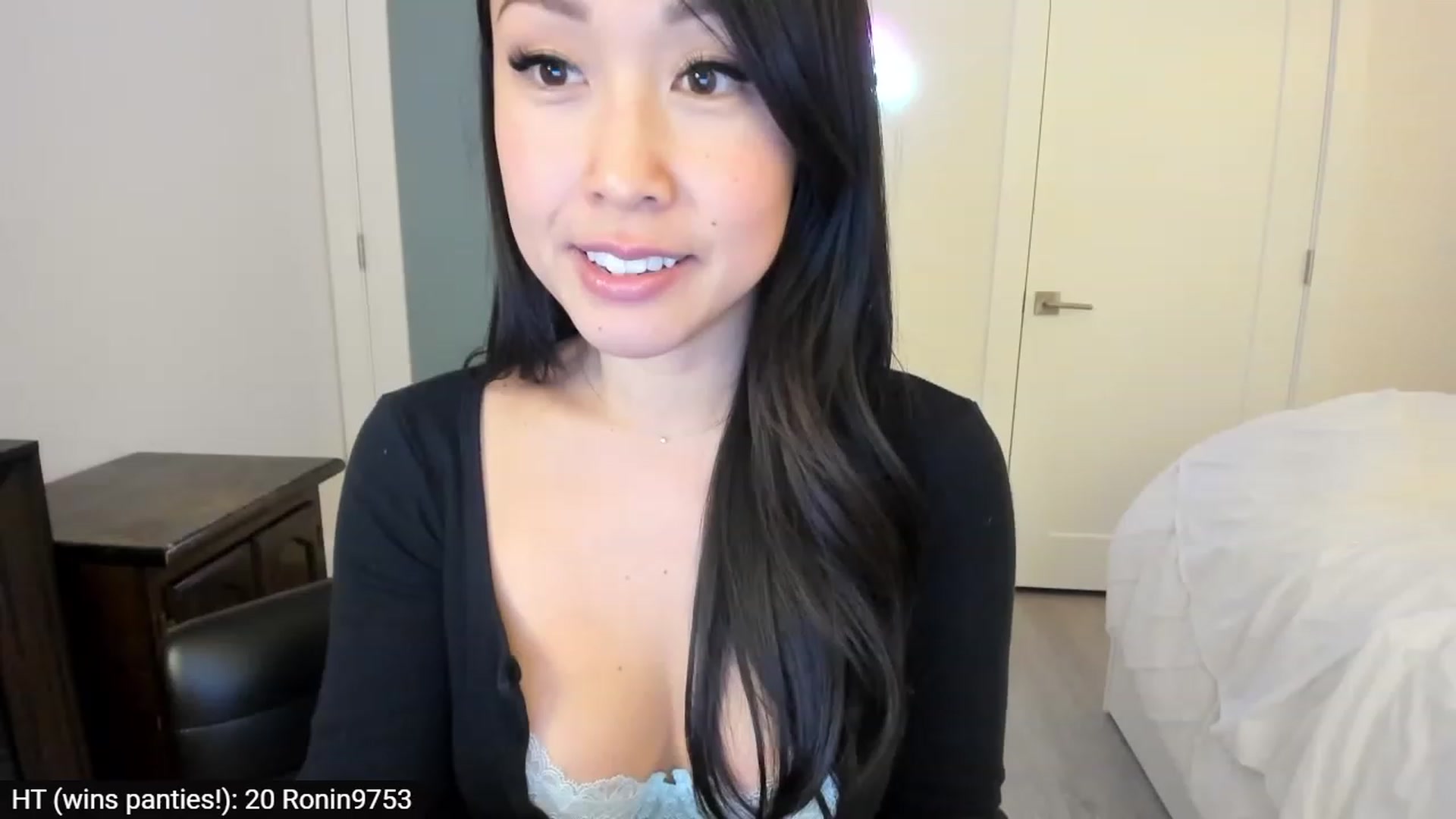 Gallery image thumbnail from AdorableDee's myfreecams stream on, 11/13/2023, 20:06 image 17 of 20