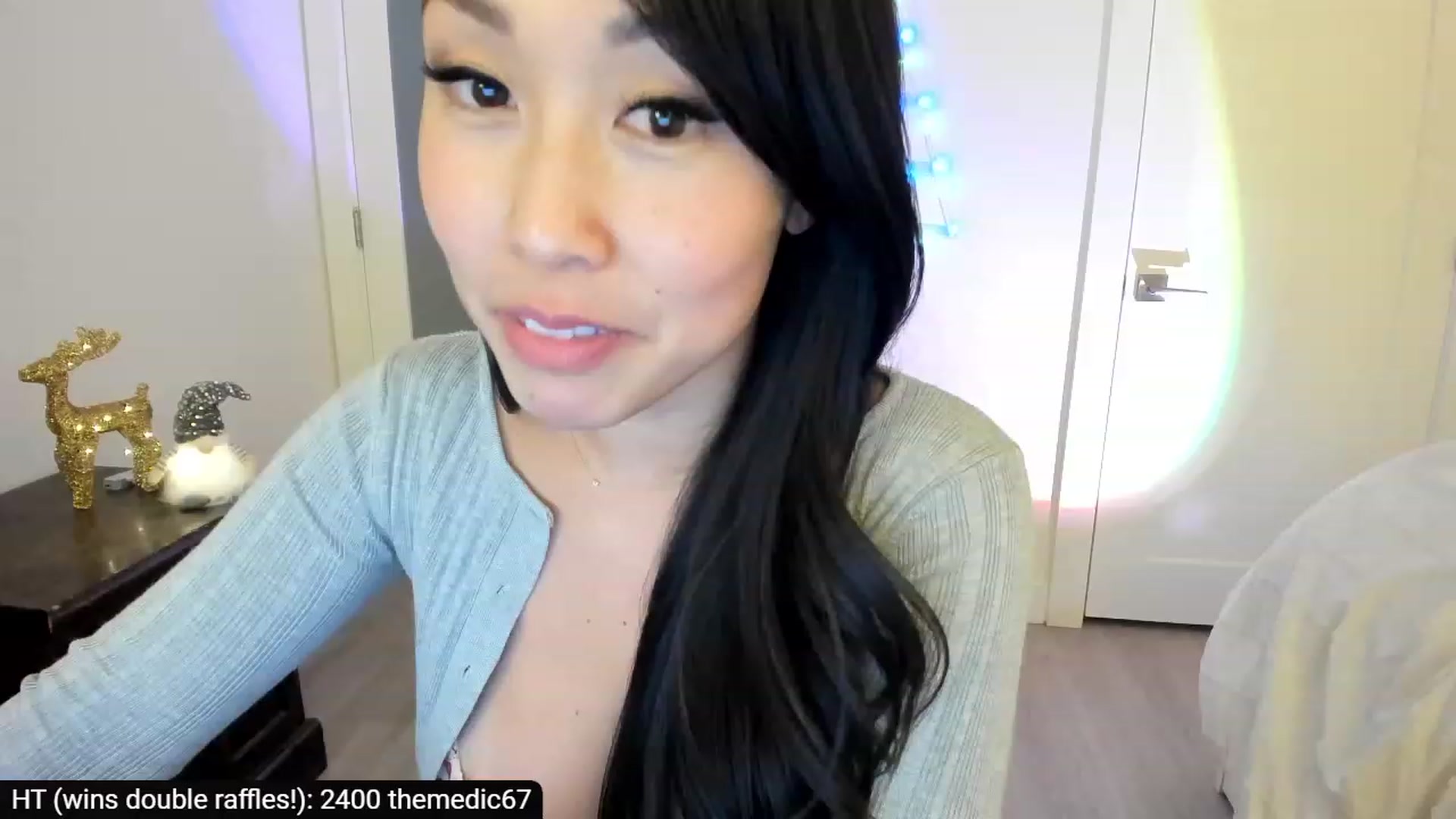 Gallery image thumbnail from AdorableDee's myfreecams stream on, 11/25/2023, 01:34 image 18 of 20