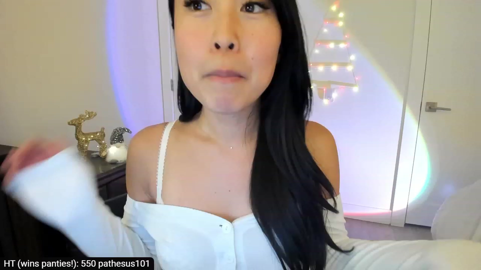 Gallery image thumbnail from AdorableDee's myfreecams stream on, 11/25/2023, 21:36 image 5 of 20