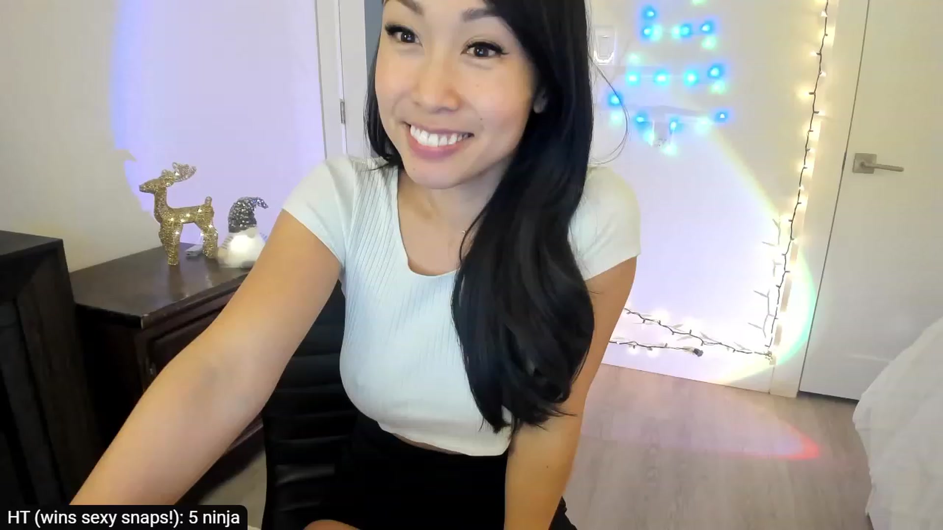Gallery image thumbnail from AdorableDee's myfreecams stream on, 11/28/2023, 19:37 image 3 of 20
