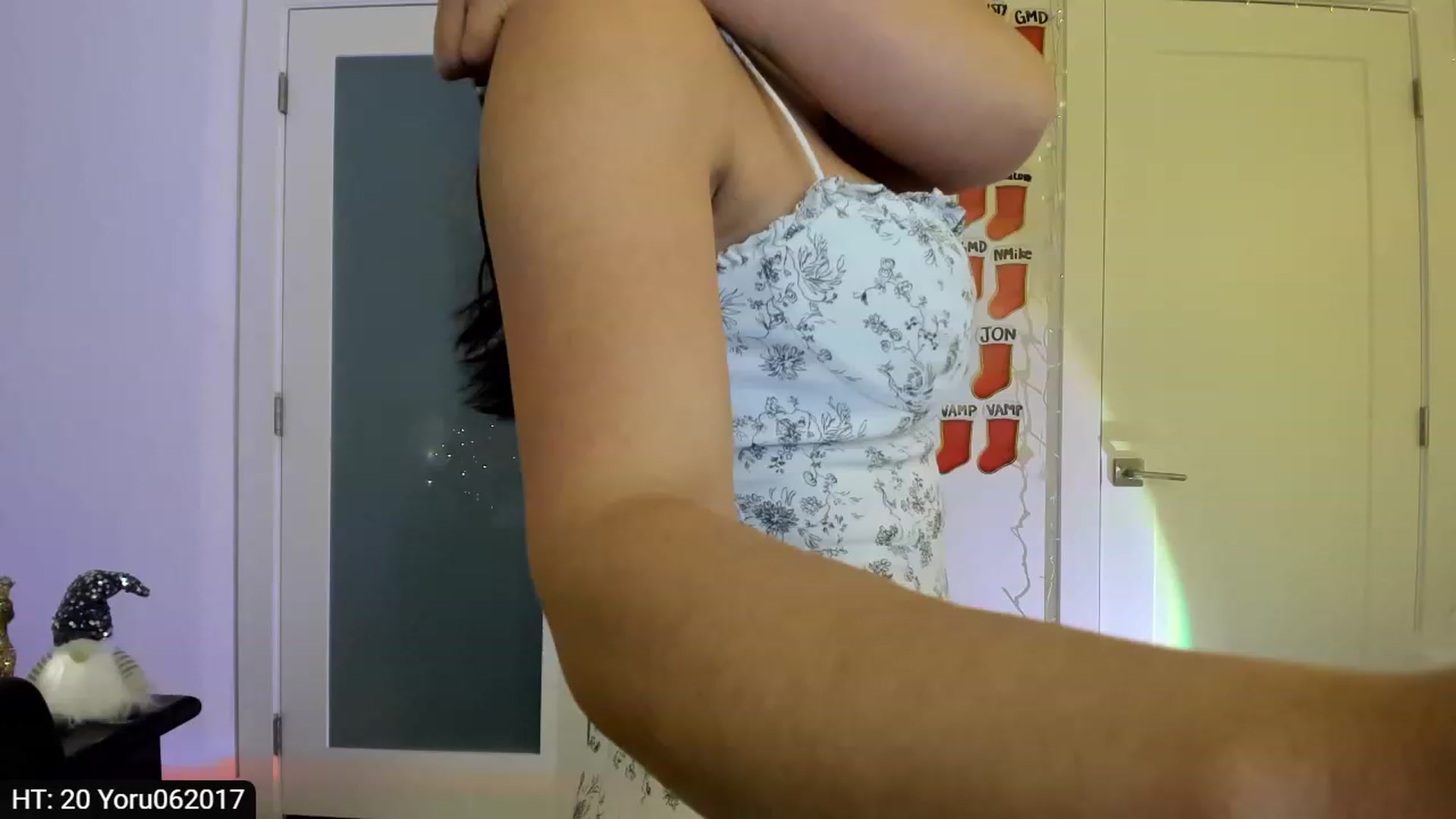 Gallery image thumbnail from AdorableDee's myfreecams stream on, 12/21/2023, 21:01 image 6 of 20