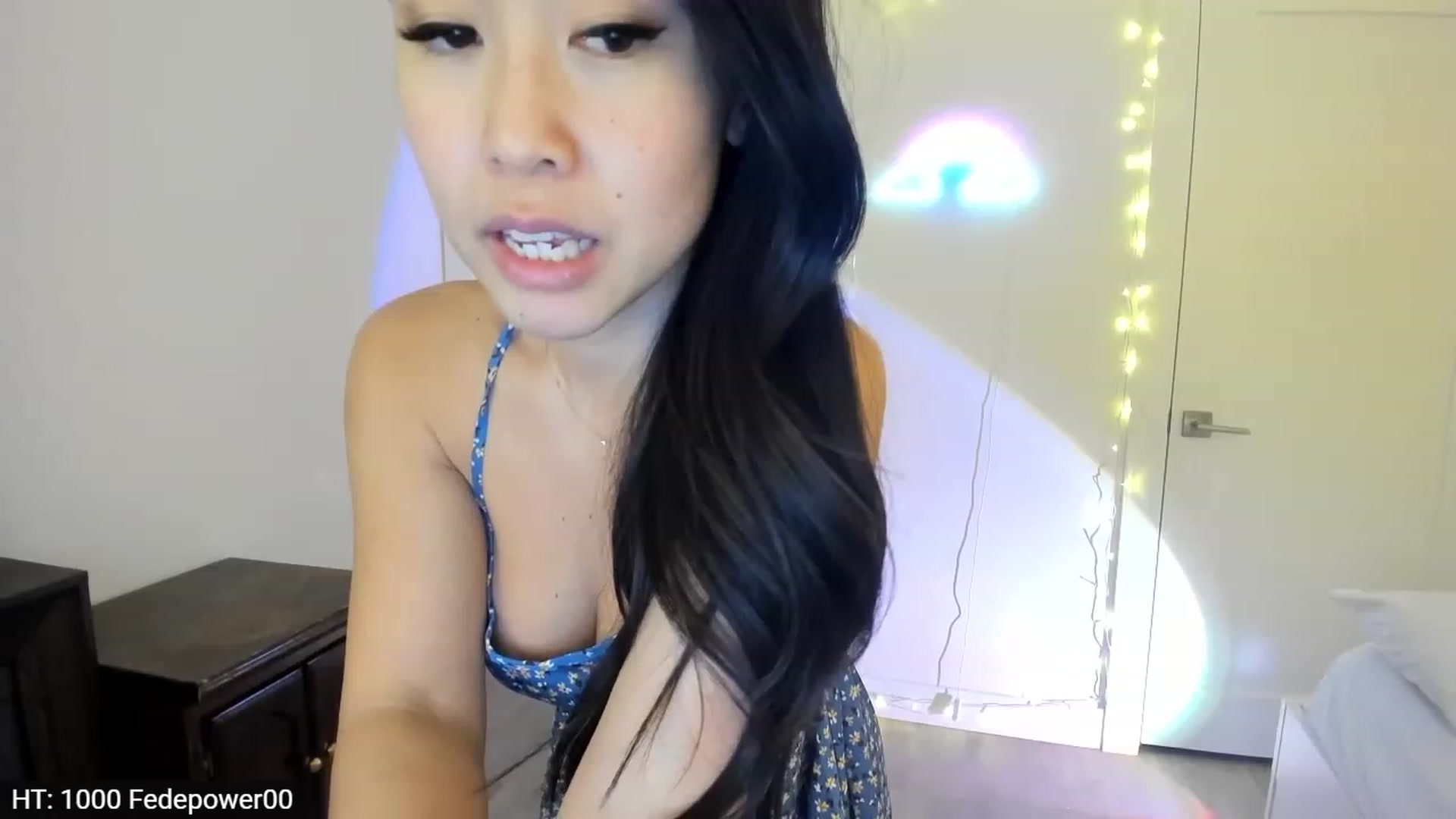 Gallery image thumbnail from AdorableDee's myfreecams stream on, 01/04/2024, 22:15 image 8 of 20