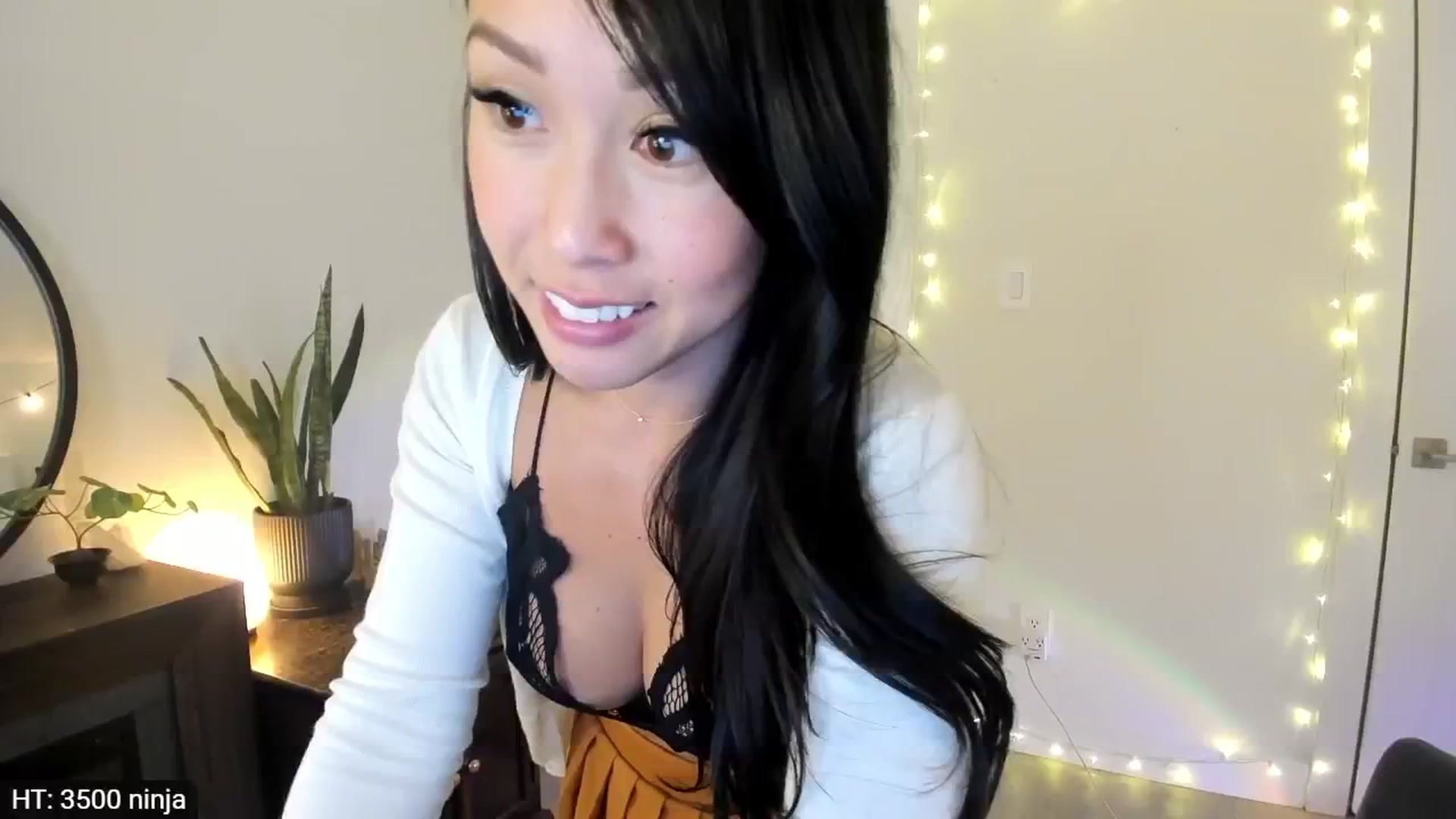Gallery image thumbnail from AdorableDee's myfreecams stream on, 02/29/2024, 20:05 image 11 of 20