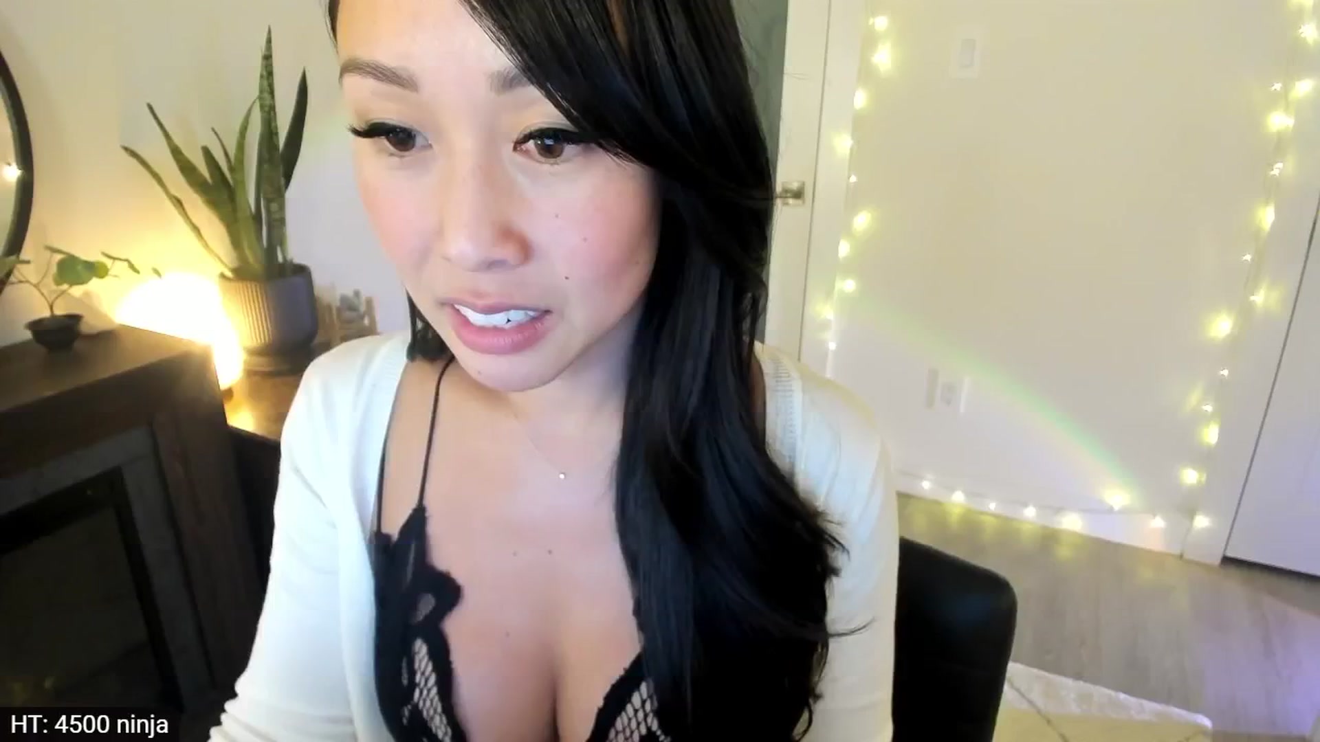 Gallery image thumbnail from AdorableDee's myfreecams stream on, 03/01/2024, 02:45 image 11 of 20