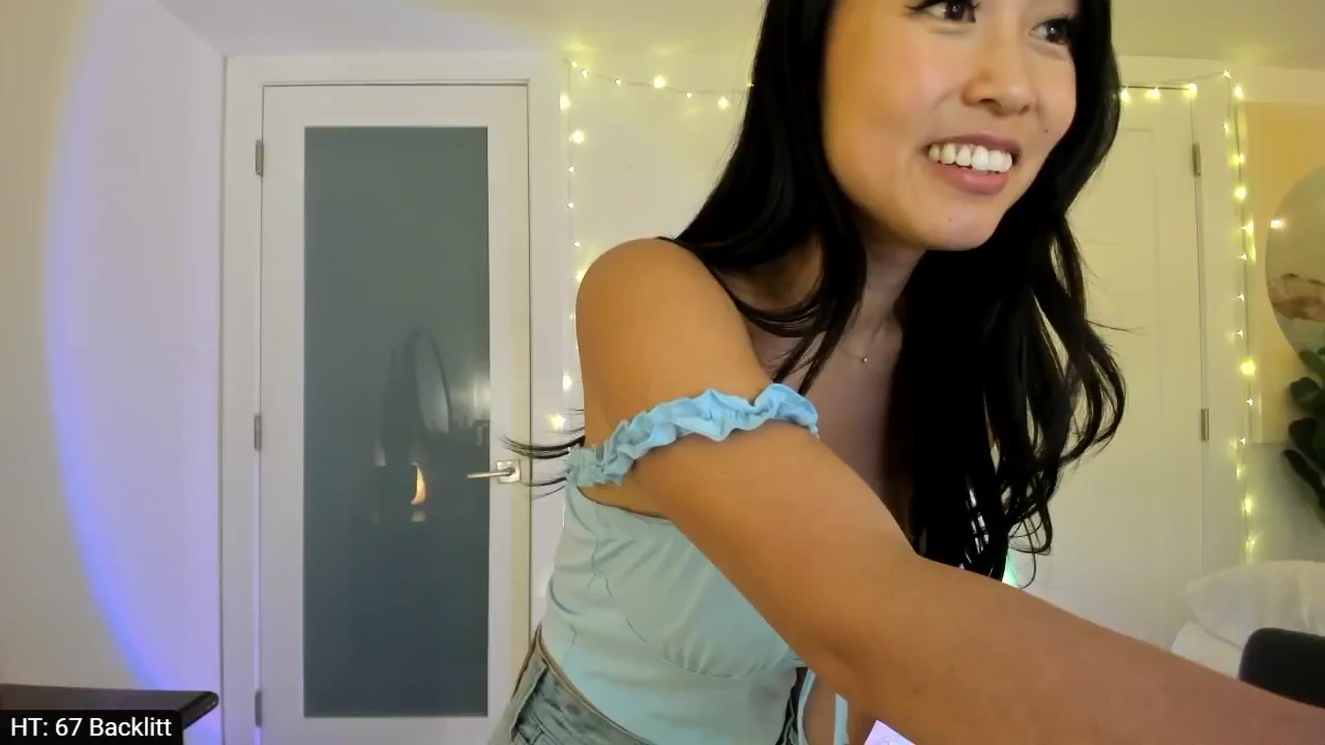 Gallery image thumbnail from AdorableDee's myfreecams stream on, 03/20/2024, 21:02 image 17 of 20