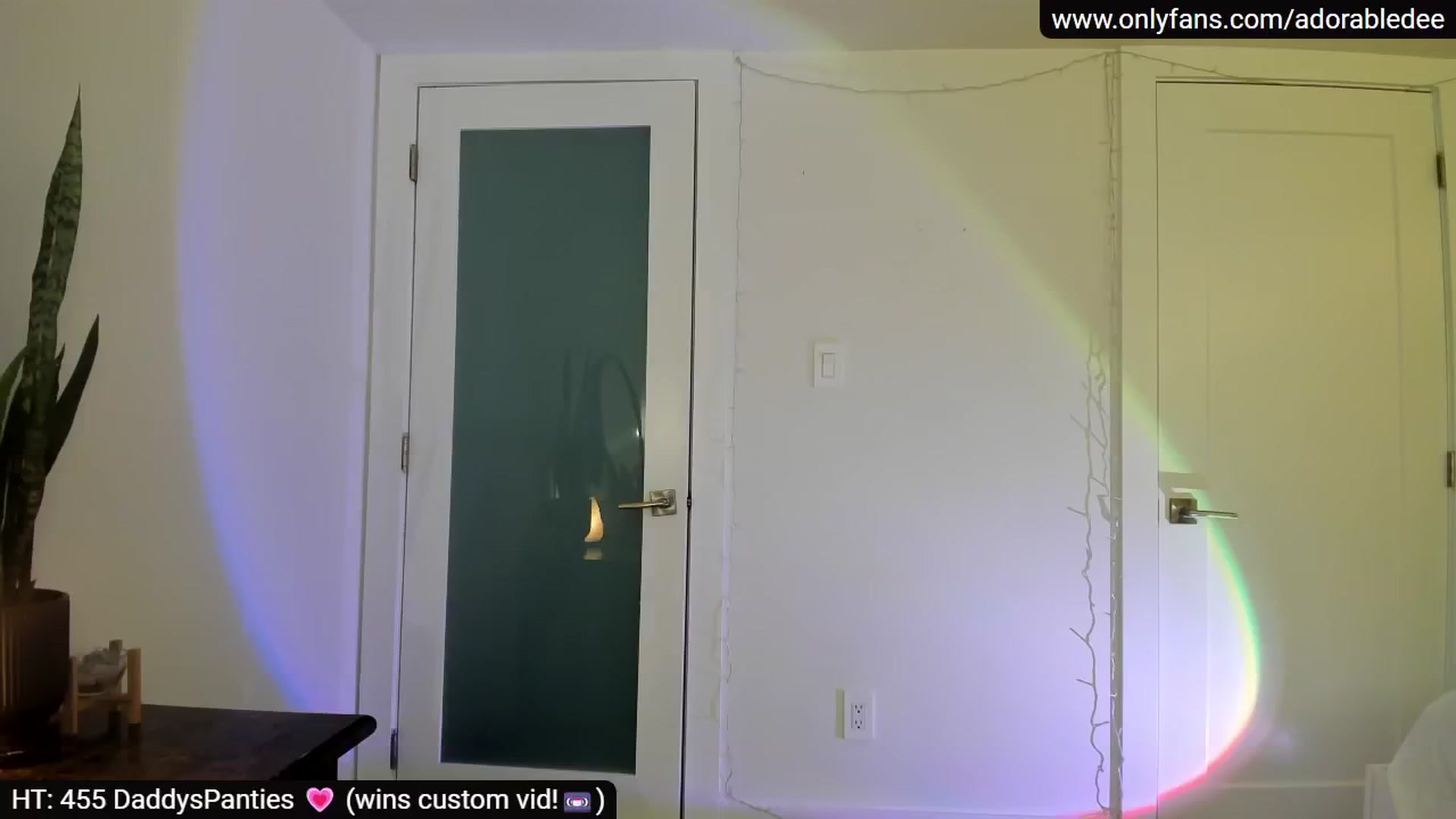 Gallery image thumbnail from AdorableDee's myfreecams stream on, 07/17/2024, 20:29 image 17 of 20